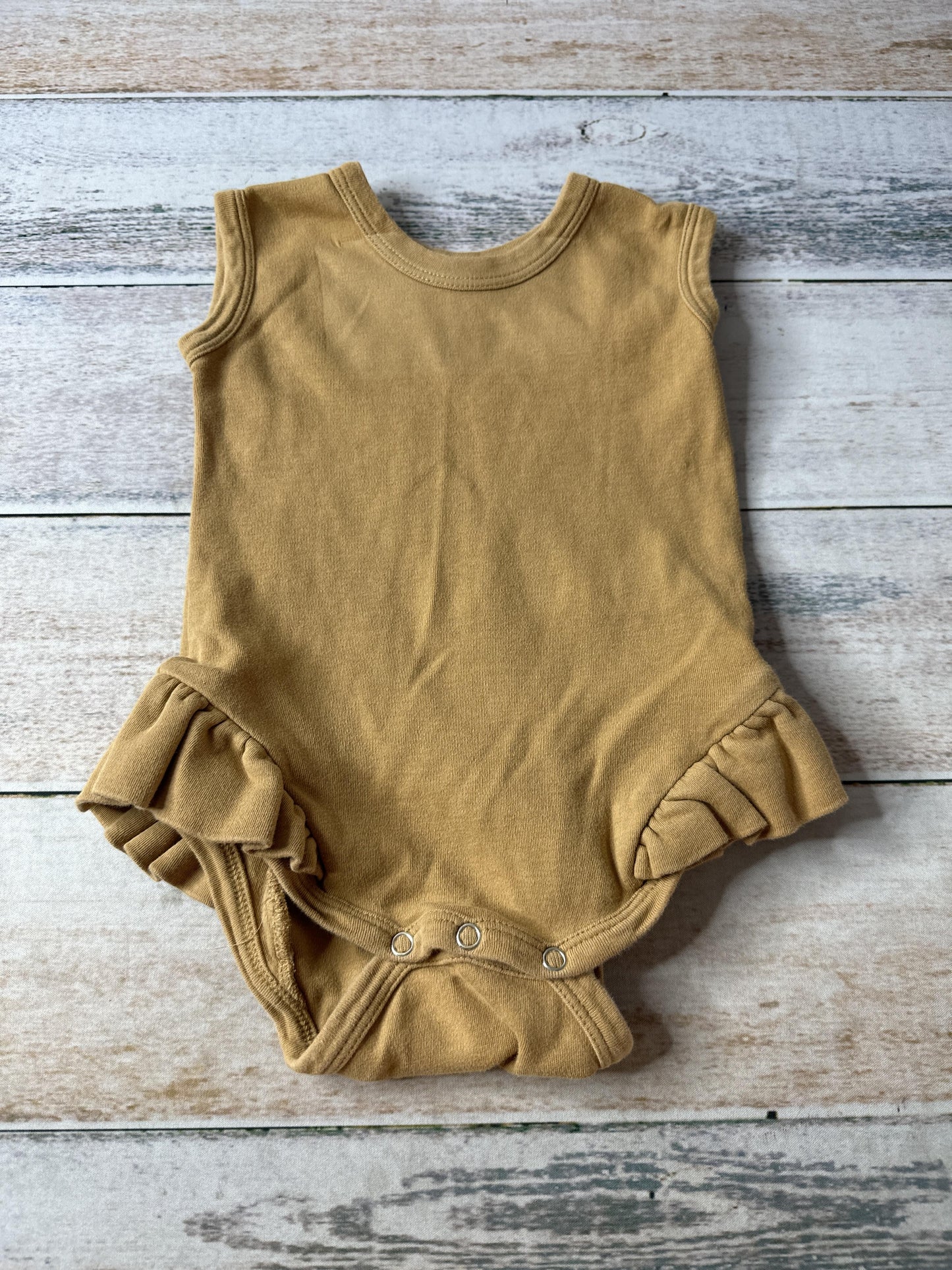 Kate Quinn Girls Tan Onesie Size: 12-18 months Tan