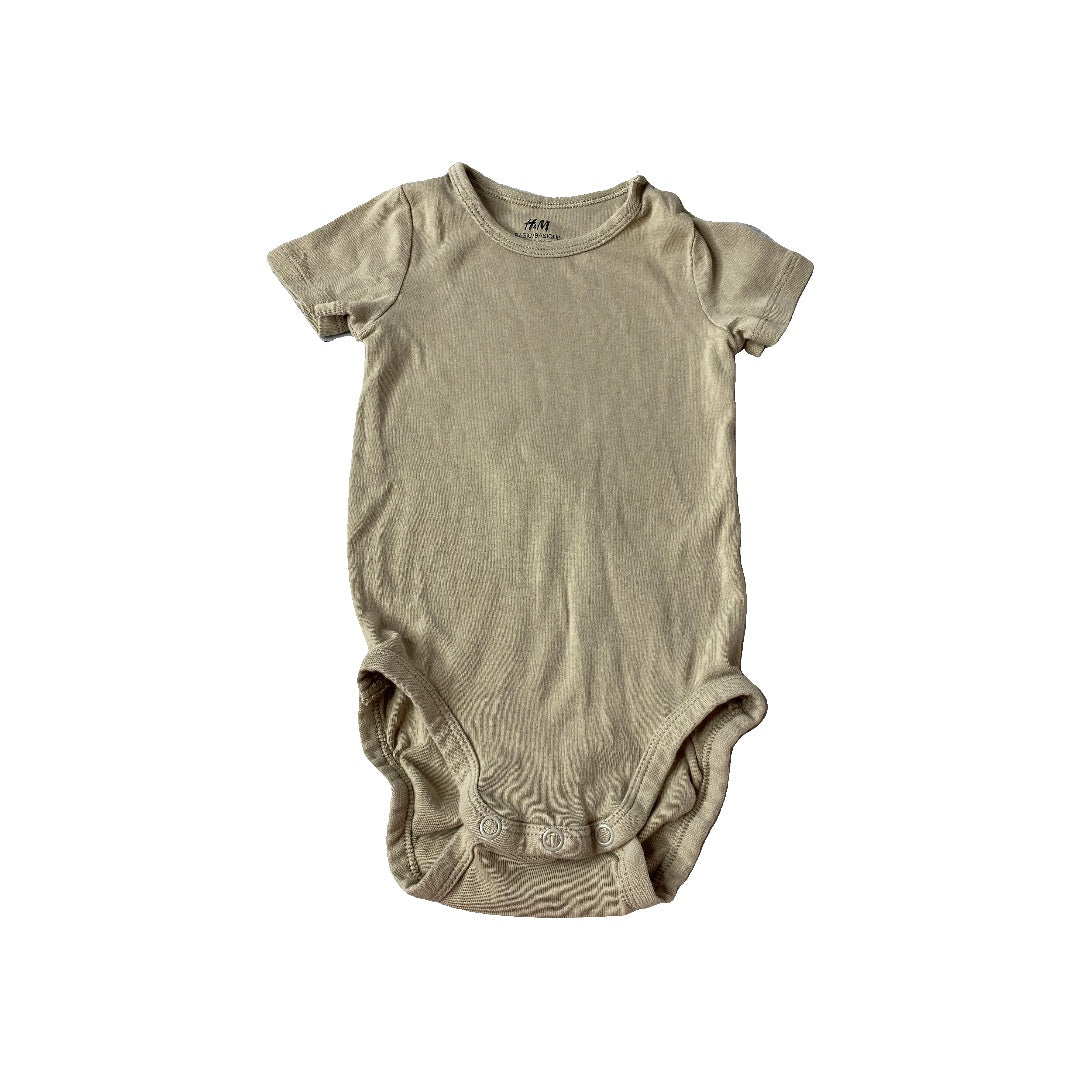 H&M Boys Tan Onesie Size: 12M Tan