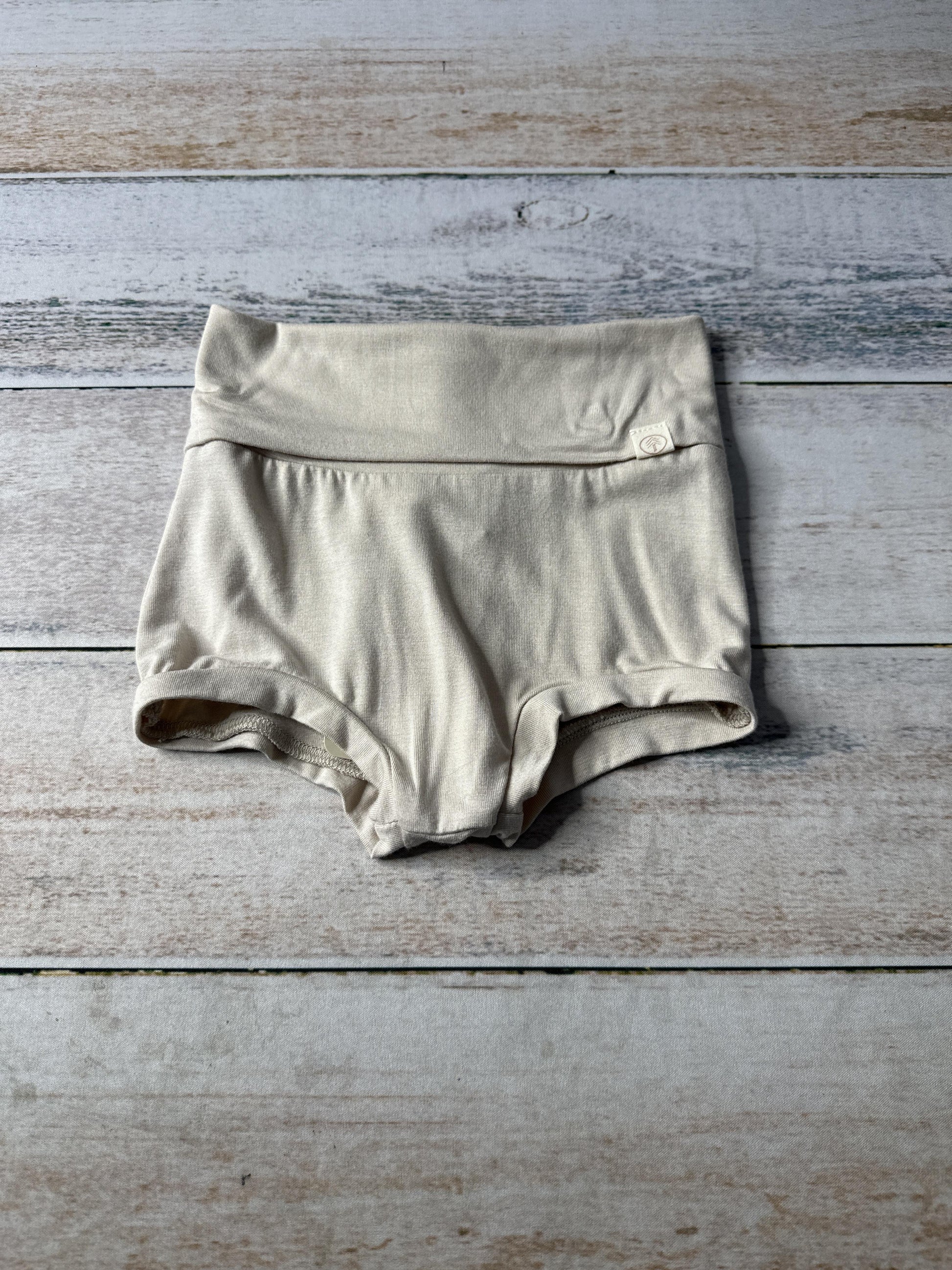 Unisex Tan Shorts Size: 3T Tan