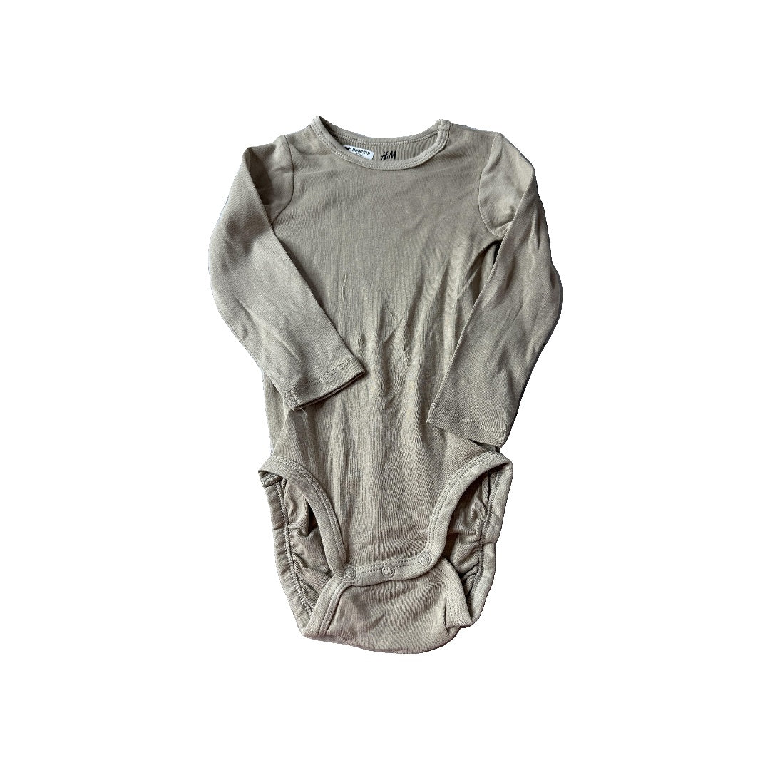 H&M Unisex Tan Onesie Size: 18 months Tan