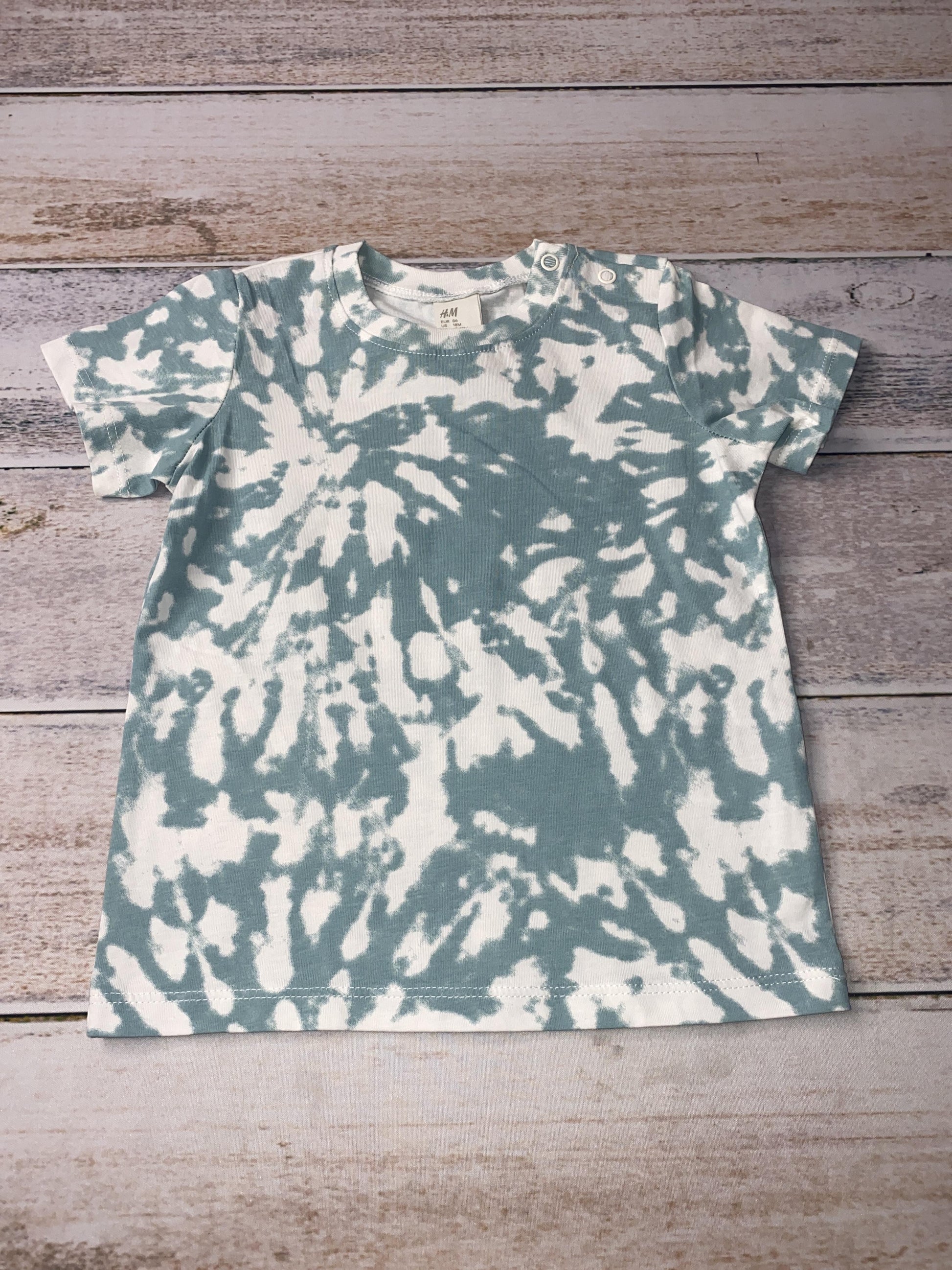 H&M Unisex Teal | Tie Dye T-Shirt Size: 12-18 months Teal | Tie Dye