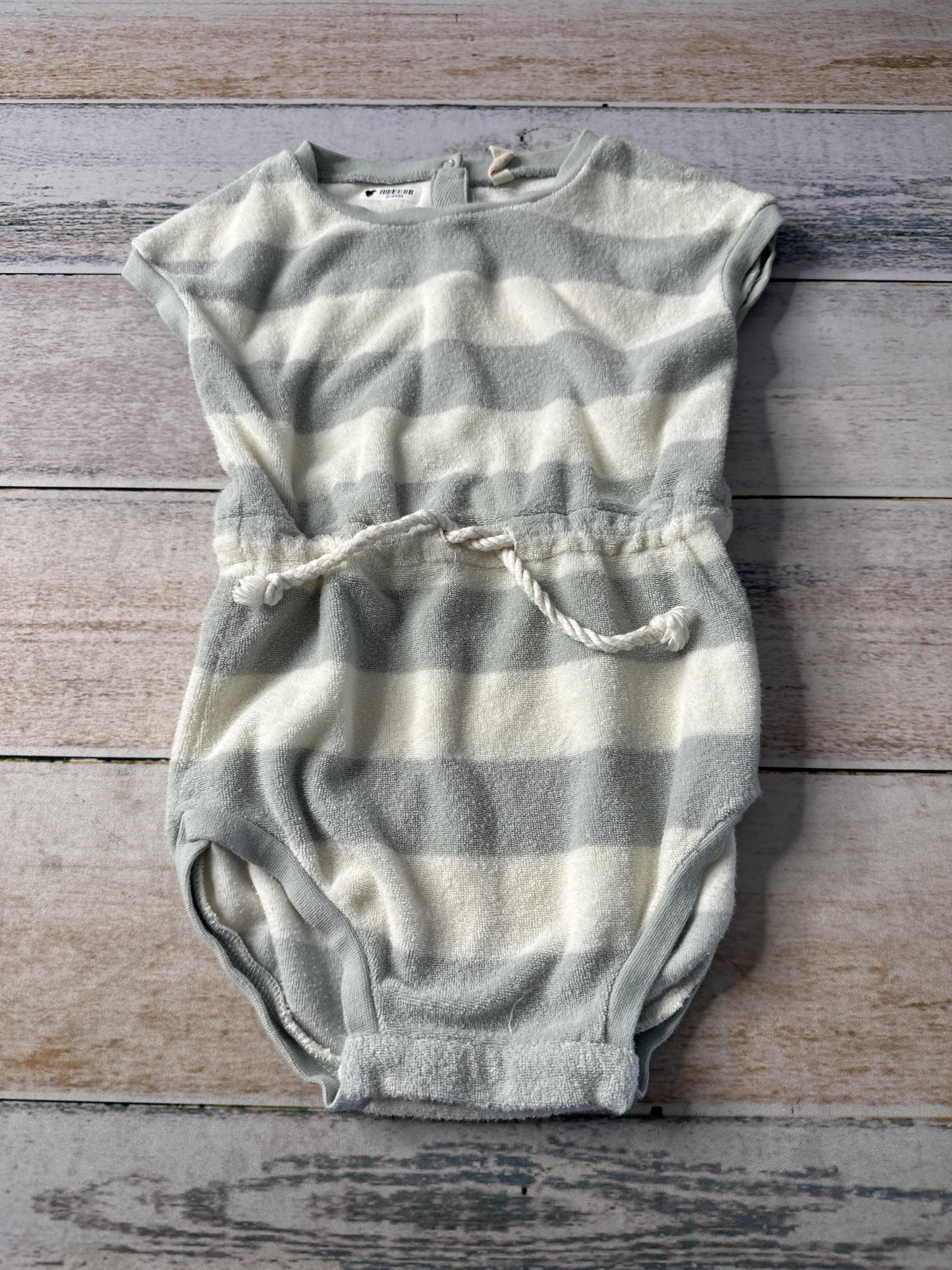 Quincy Mae Girls Teal | White | Stripe Romper Size: 18-24 months Teal | White | Stripe