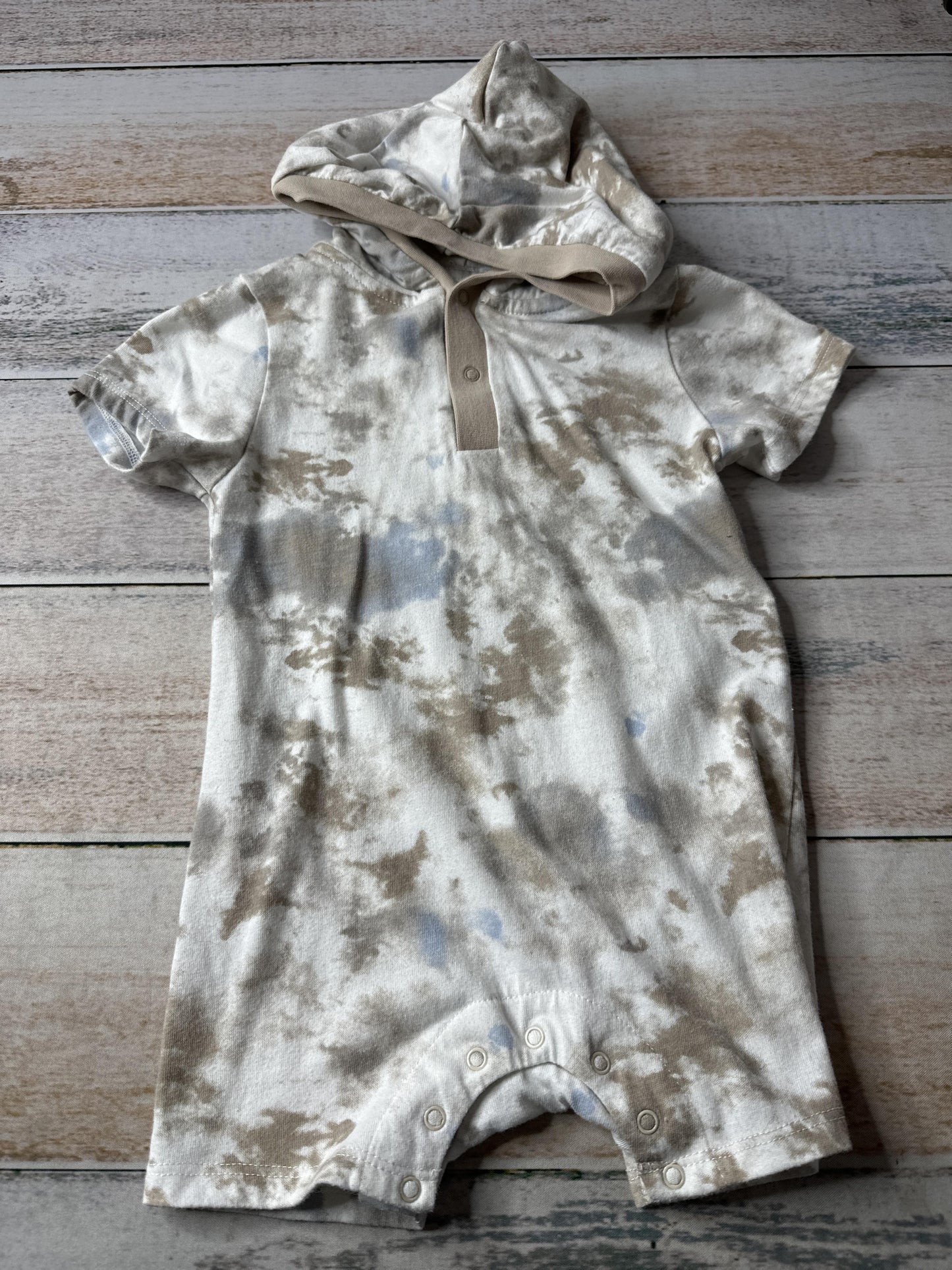 Mini Heroes Boys Tie Dye | Tan | Light Blue Romper Size: 18 months Tie Dye | Tan | Light Blue