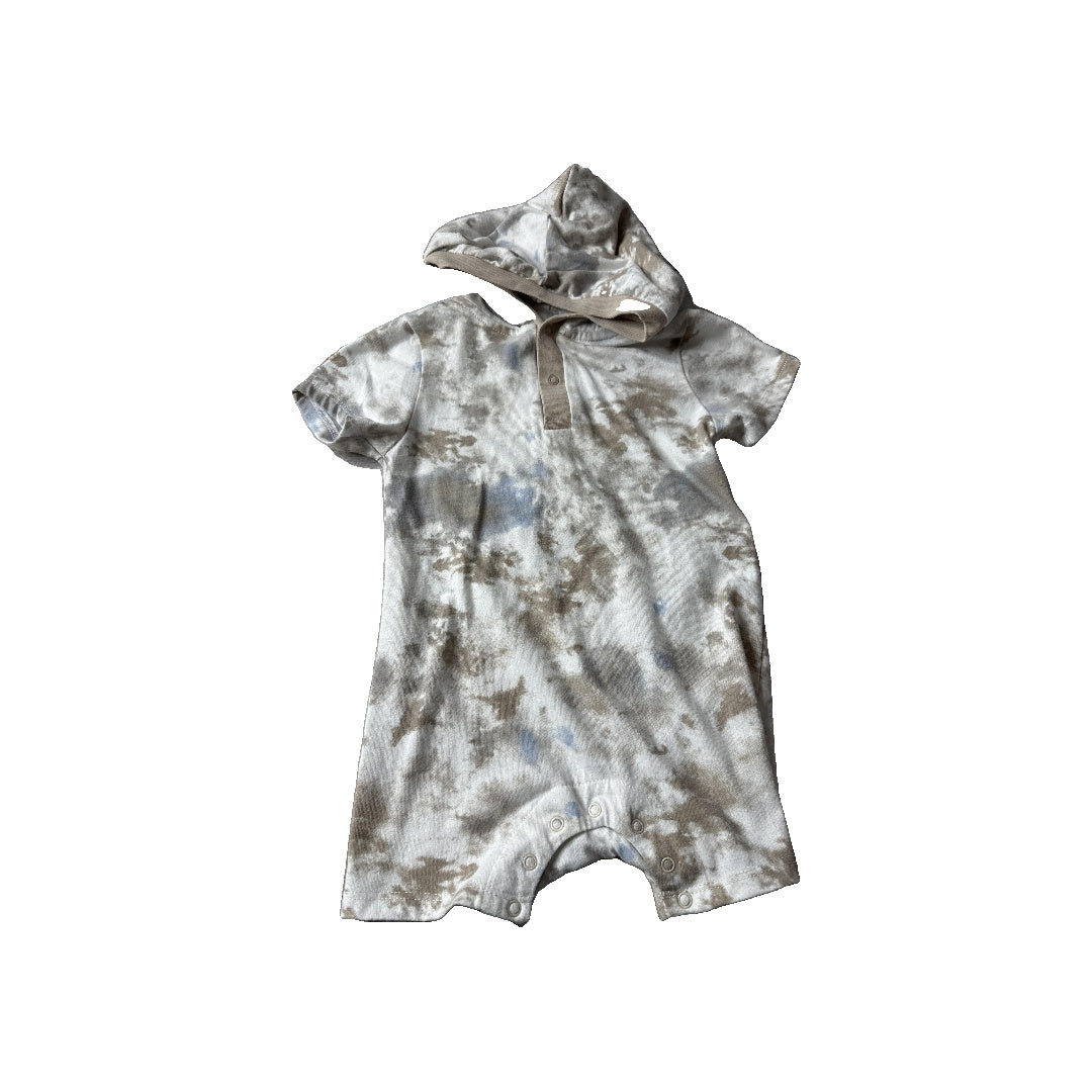 Mini Heroes Boys Tie Dye | Tan | Light Blue Romper Size: 18 months Tie Dye | Tan | Light Blue