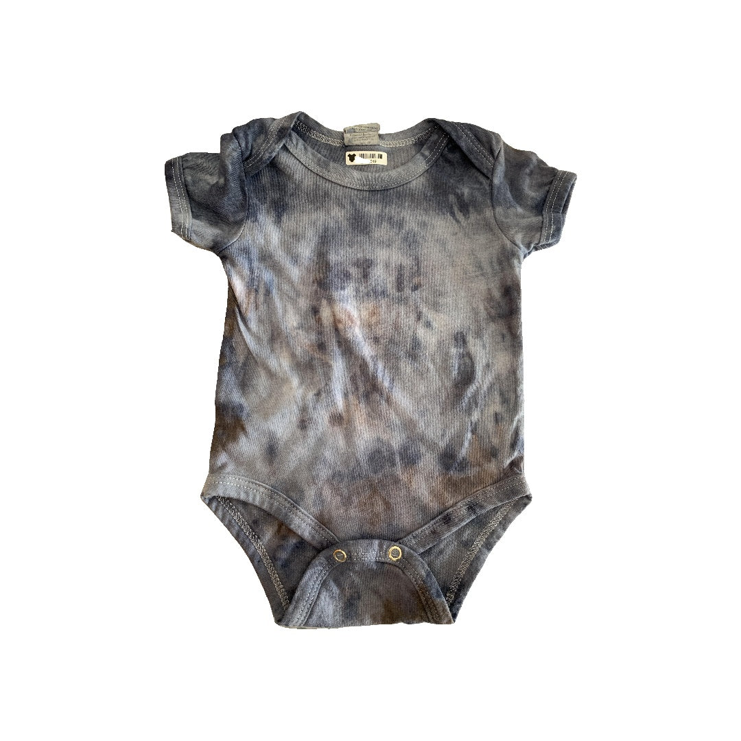 Unisex Tie Dye Onesie Size: 6-9 months Tie Dye