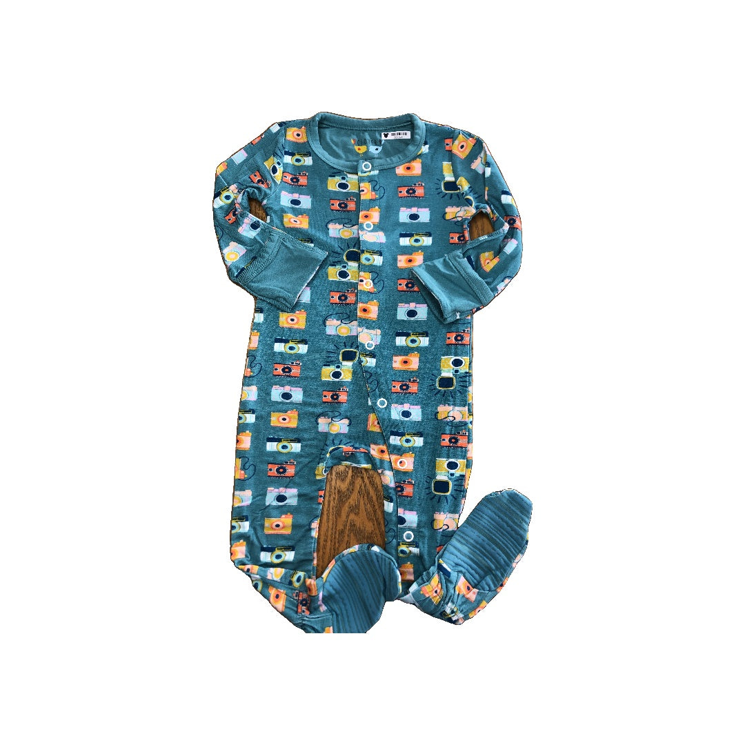 Clover Baby & Kids Unisex Turquoise | Rainbow Pajamas Size: 6-9 months Turquoise | Rainbow