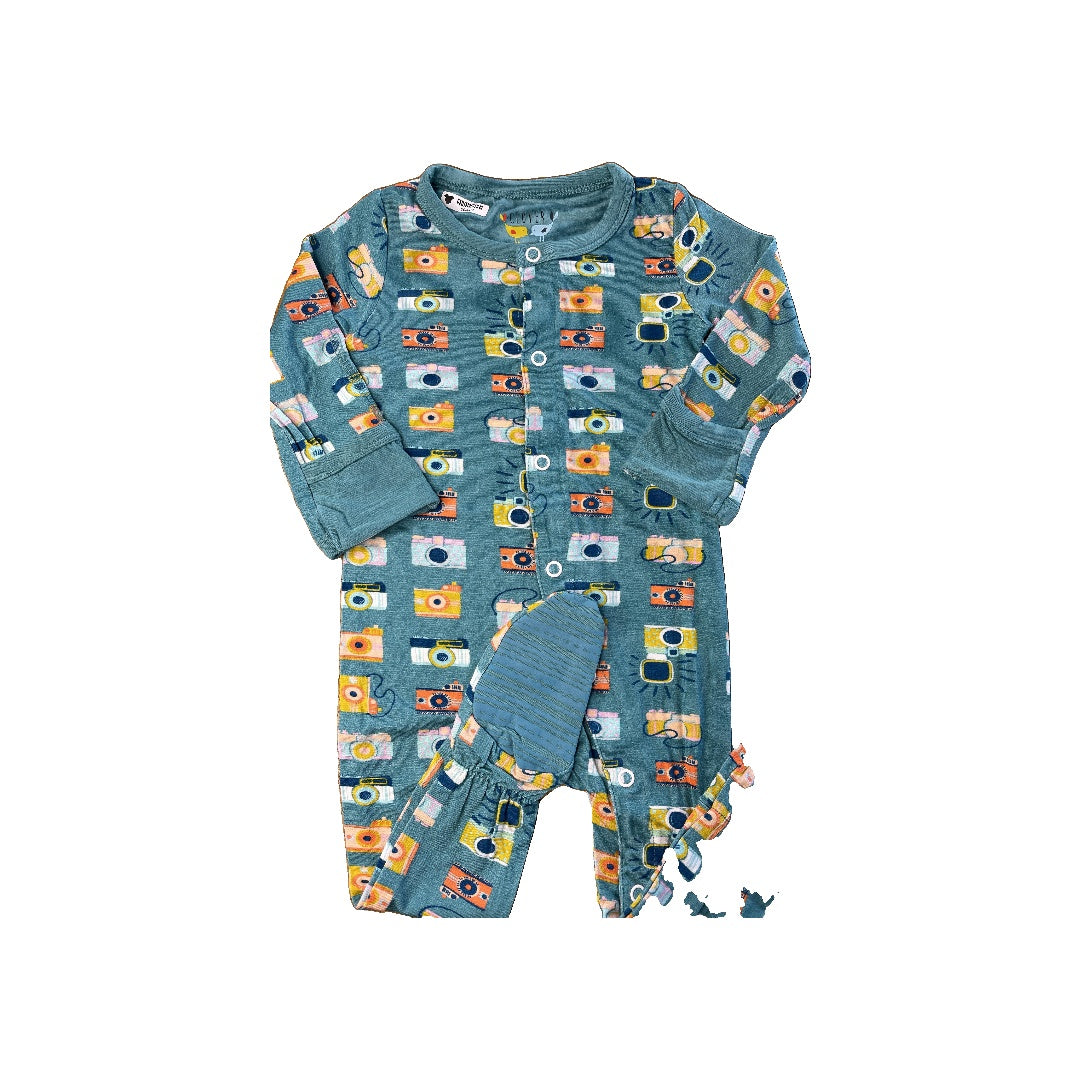 Clover Baby & Kids Unisex Turquoise Pajamas Size: 6-12 months Turquoise