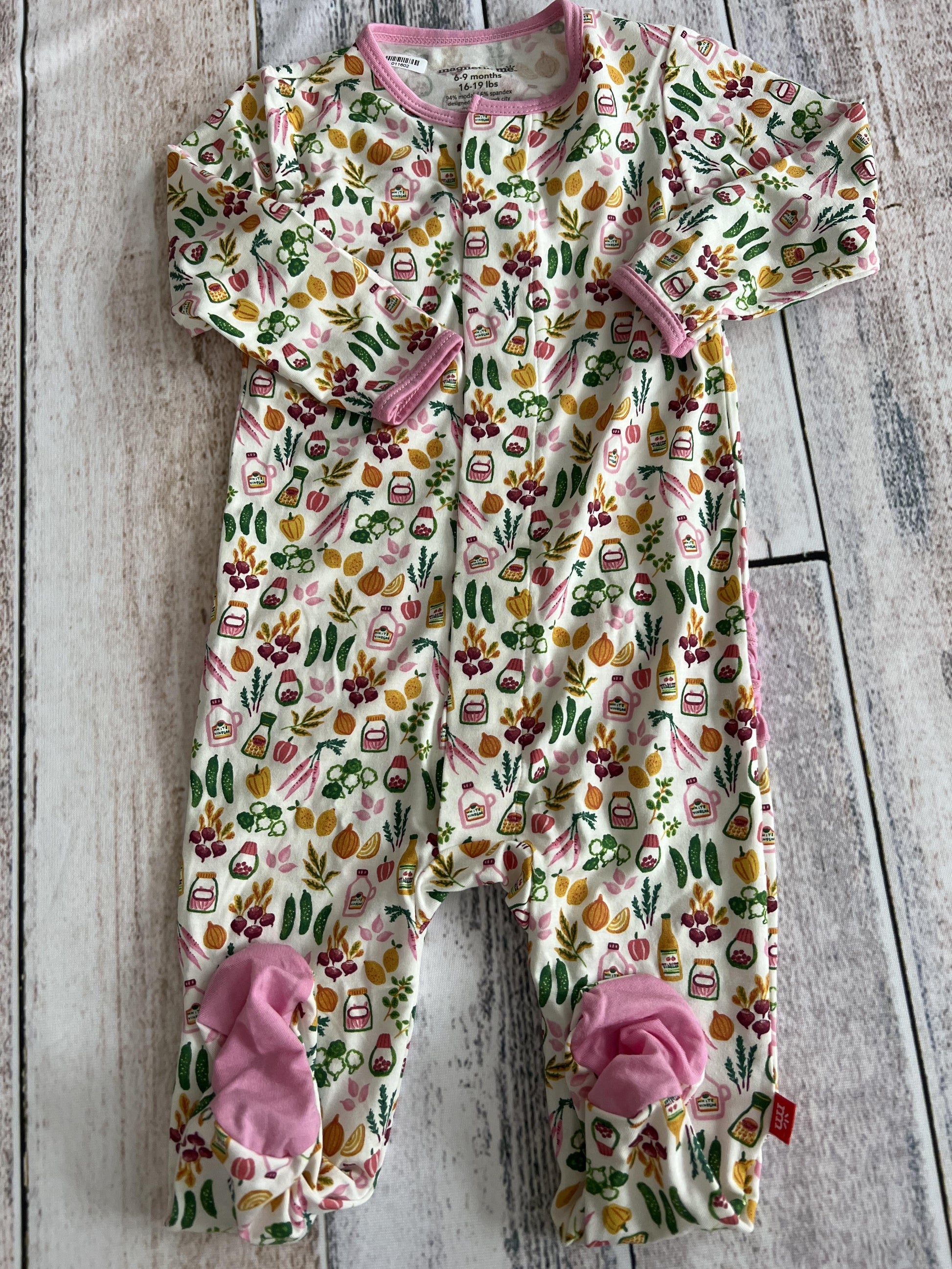 Magnetic Me Girls Veggies Pajamas Size: 6-9 months Veggies