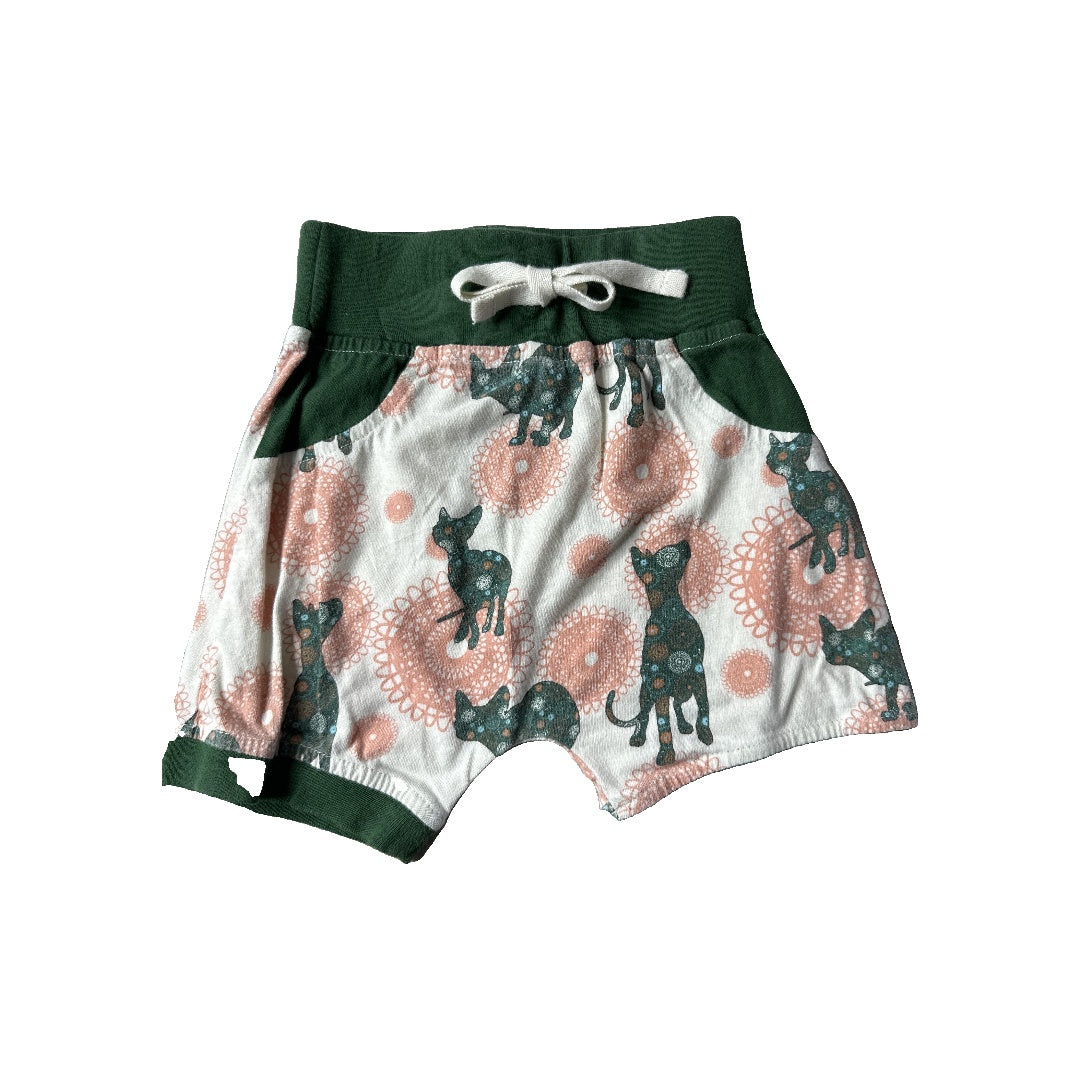 Cat & Dogma Girls Whimsical | Cat | pink | green Shorts Size: 12-18 months Whimsical | Cat | pink | green
