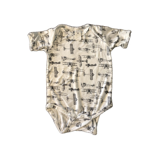 Kate Quinn Unisex White | airplanes Onesie Size: 3-6 months White | airplanes