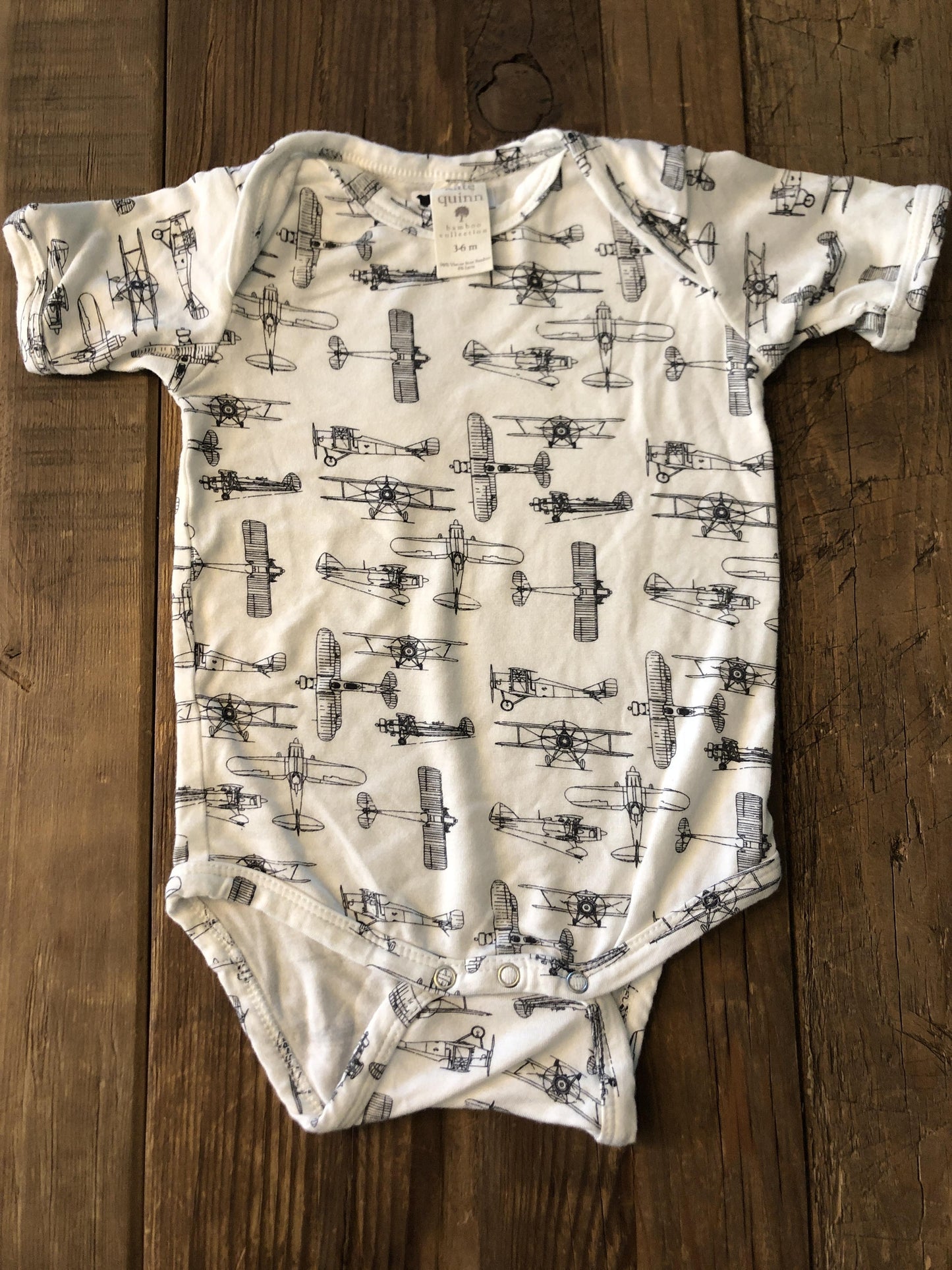 Kate Quinn Unisex White | airplanes Onesie Size: 3-6 months White | airplanes