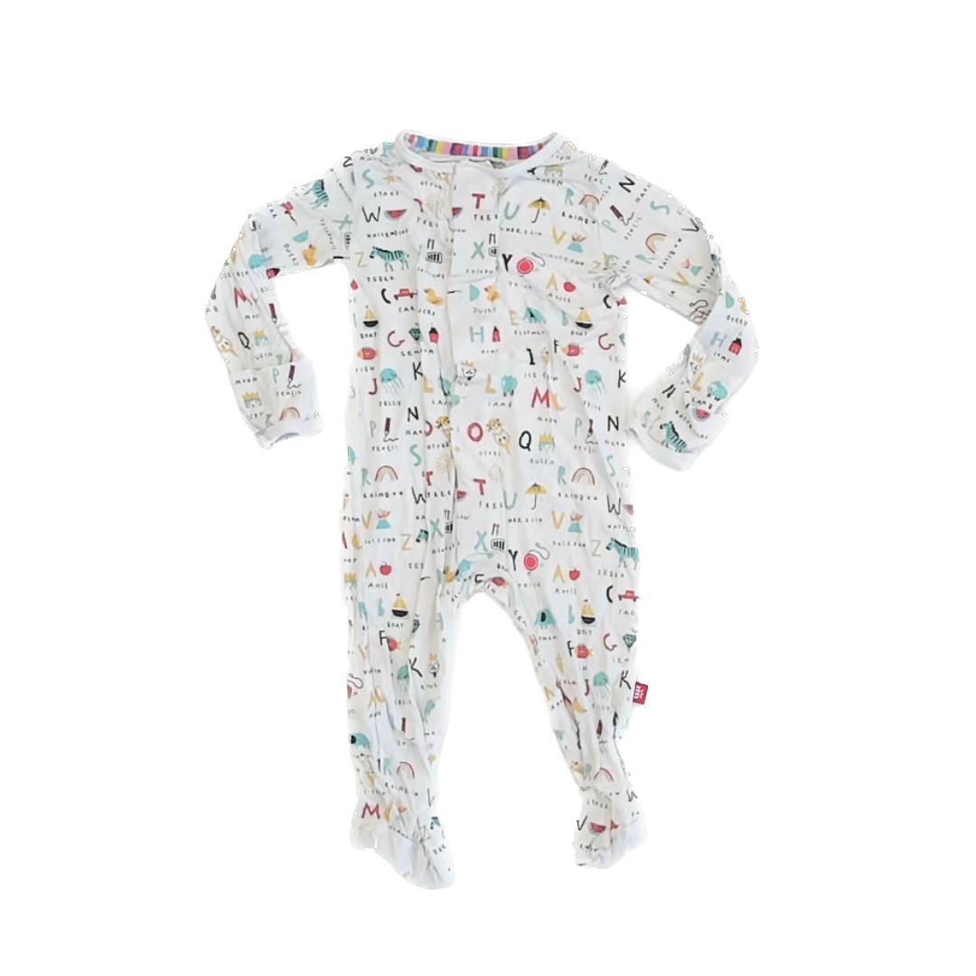 Magnetic Me Unisex White Alphabet 1-piece footed Pajamas Size: 3-6 Months White Alphabet