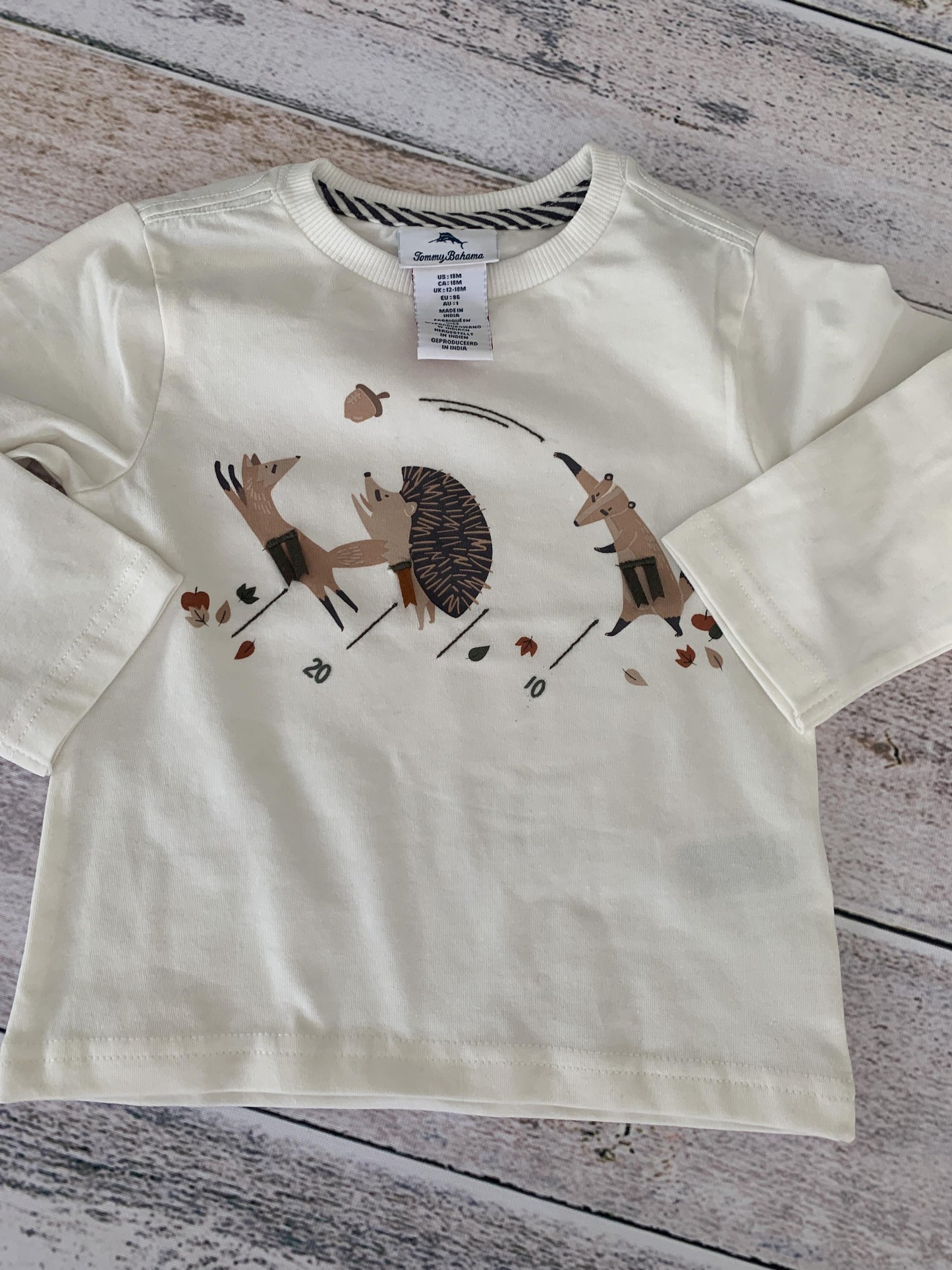 Tommy Bahama Boys White | animals Long Sleeve T-Shirt Size: 18 months White | animals
