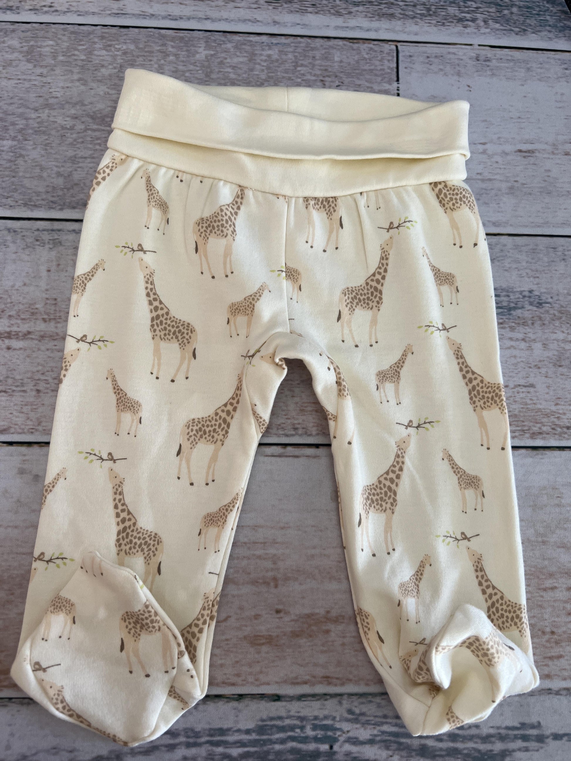 Magnetic Me Unisex White | animals Pants Size: Newborn White | animals