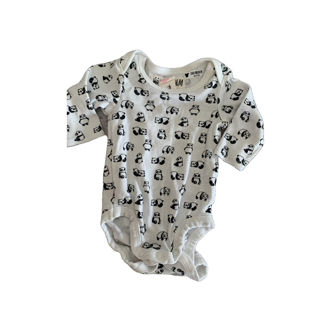 H&M Boys White | animals Onesie Size: Newborn White | animals
