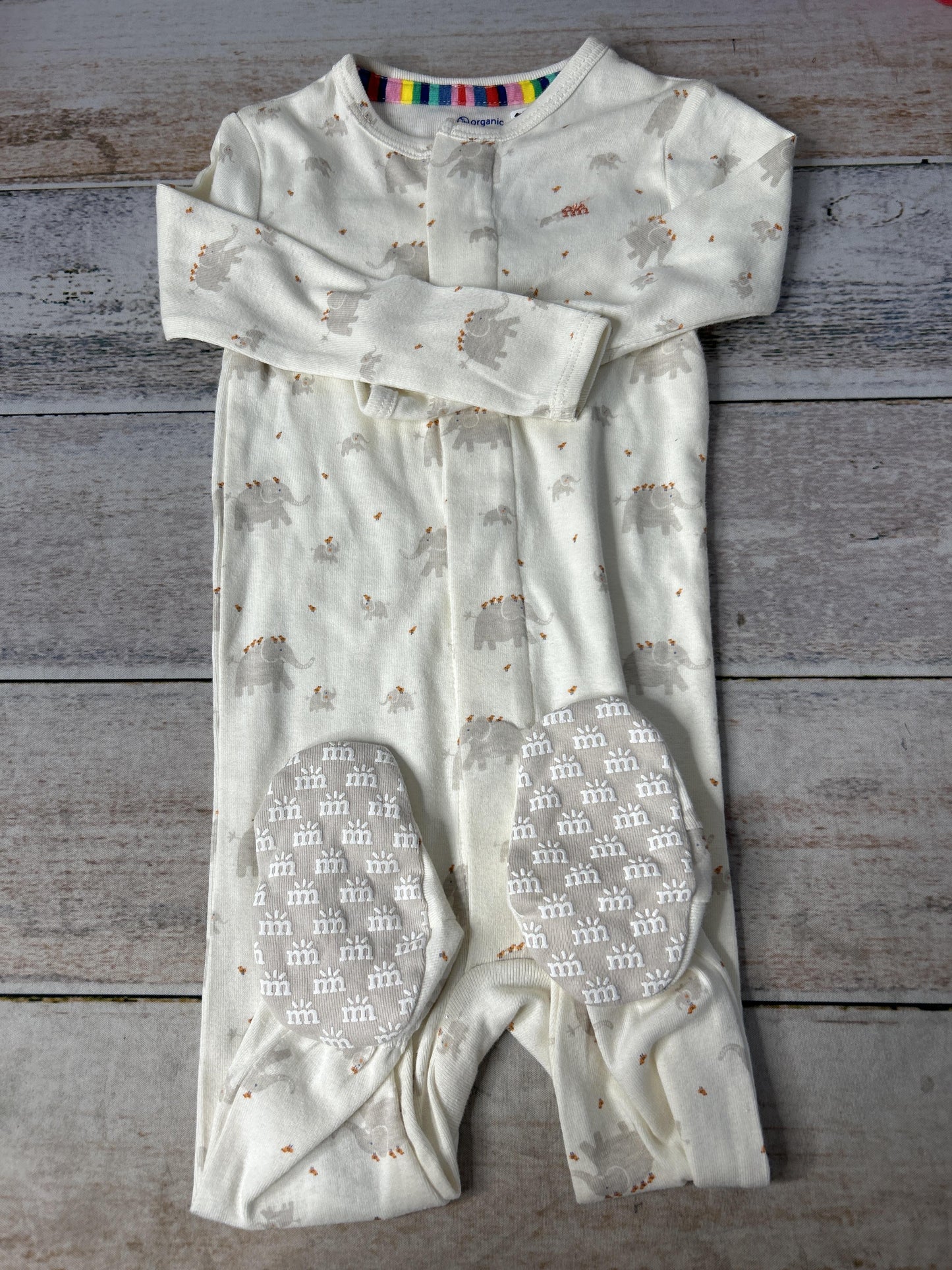 Magnetic Me Unisex White | animals Pajamas Size: 9-12 Months White | animals