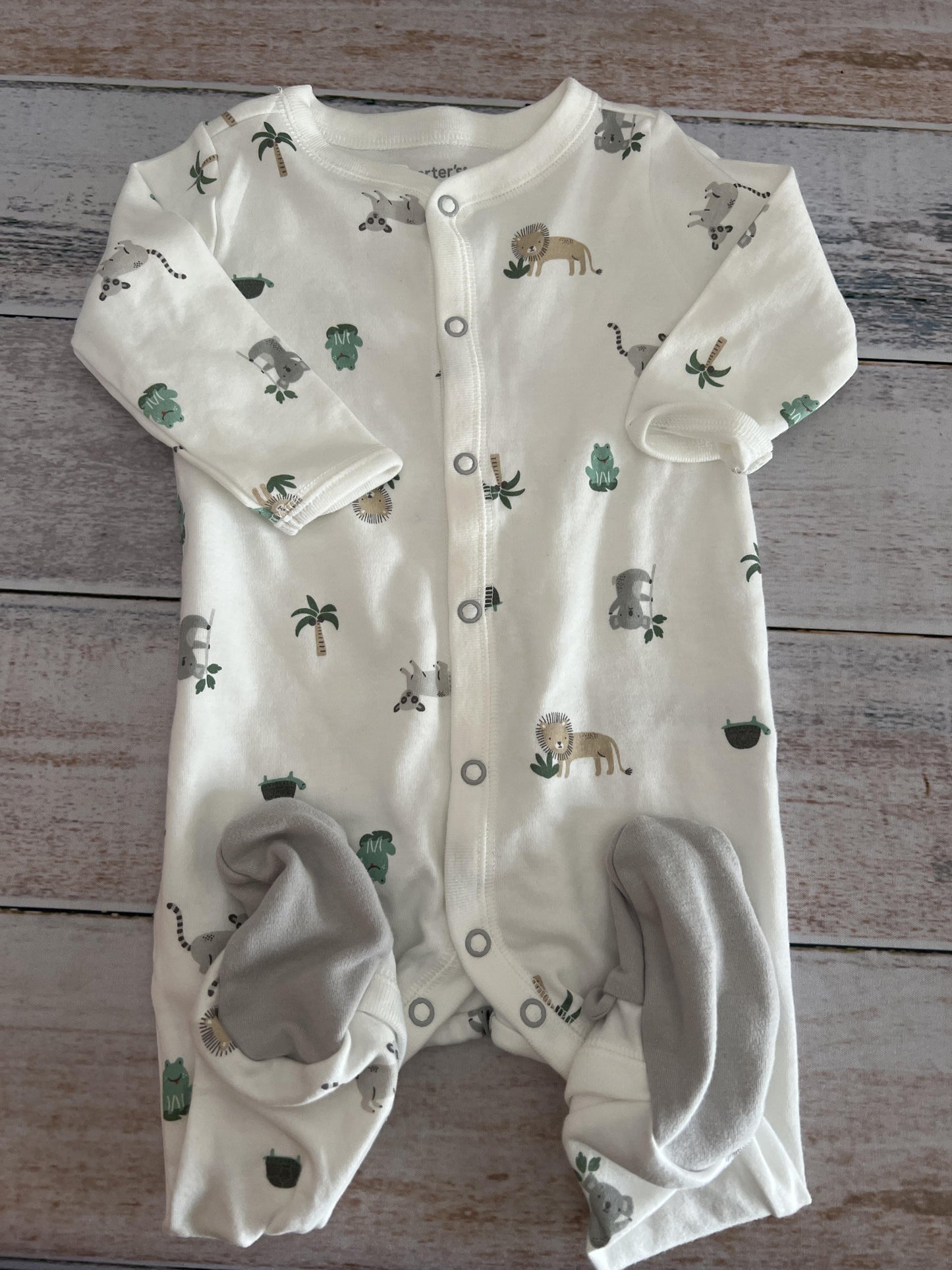Carters Boys White | animals Pajamas Size: 6 months White | animals