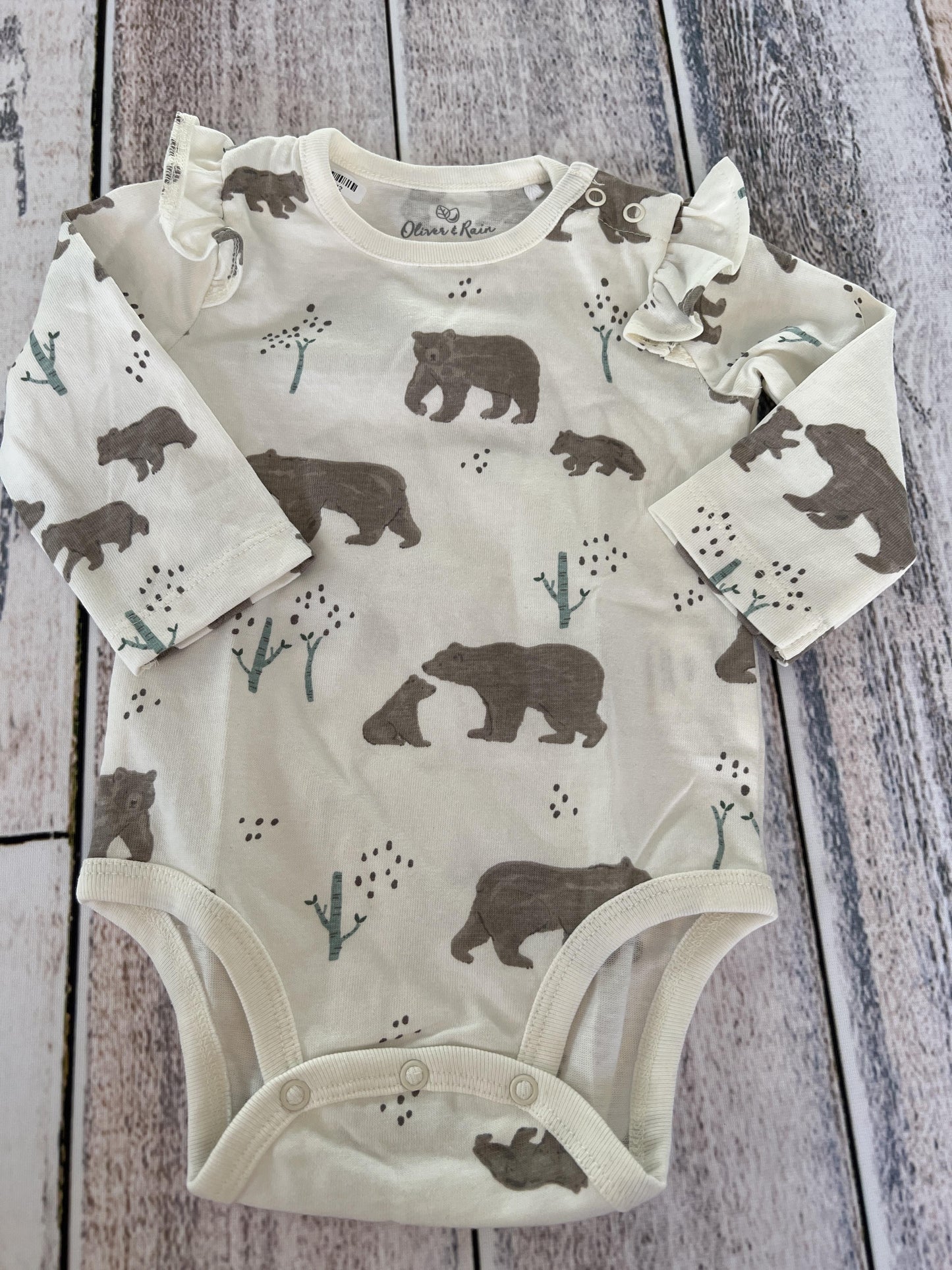 Oliver & Rain Unisex White | animals Onesie Size: 6 months White | animals