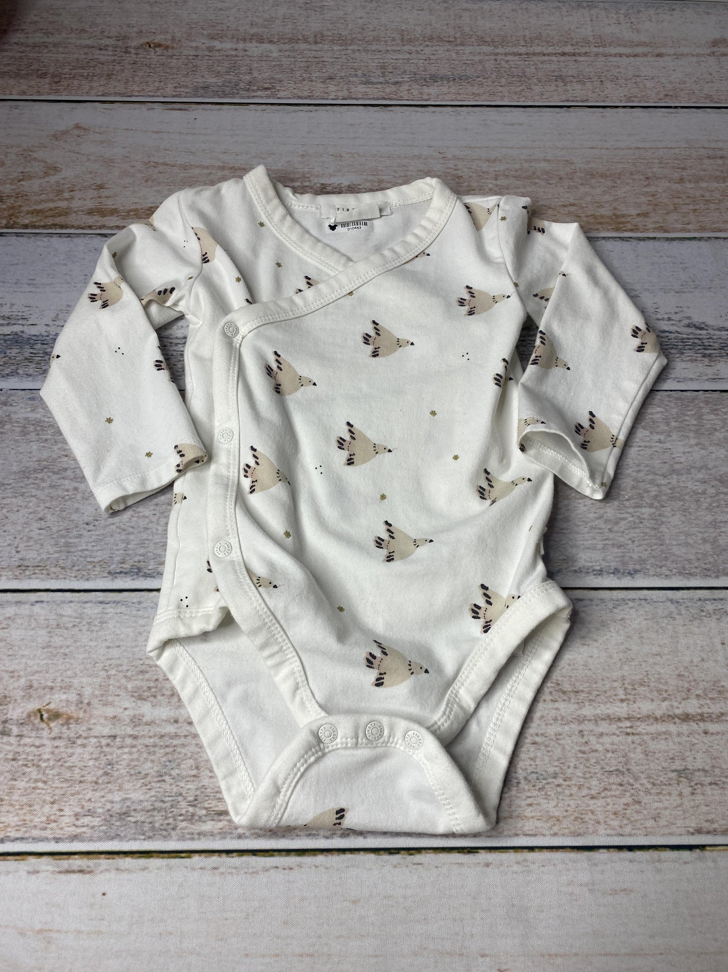 Girls White | Birds Onesie Size: 9 months White | Birds