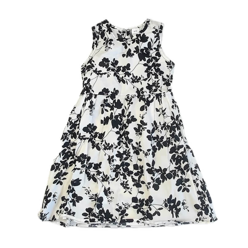 Unknown Brand Girls White | Black Floral Dress Size: 6-7 Years White | Black Floral