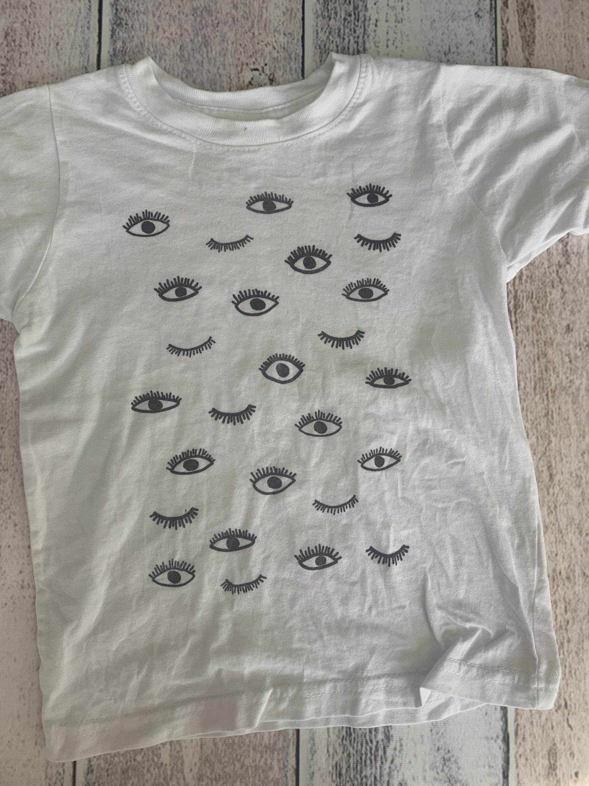 Pine Torch Girls White | Black | Graphic T-Shirt Size: 2T White | Black | Graphic
