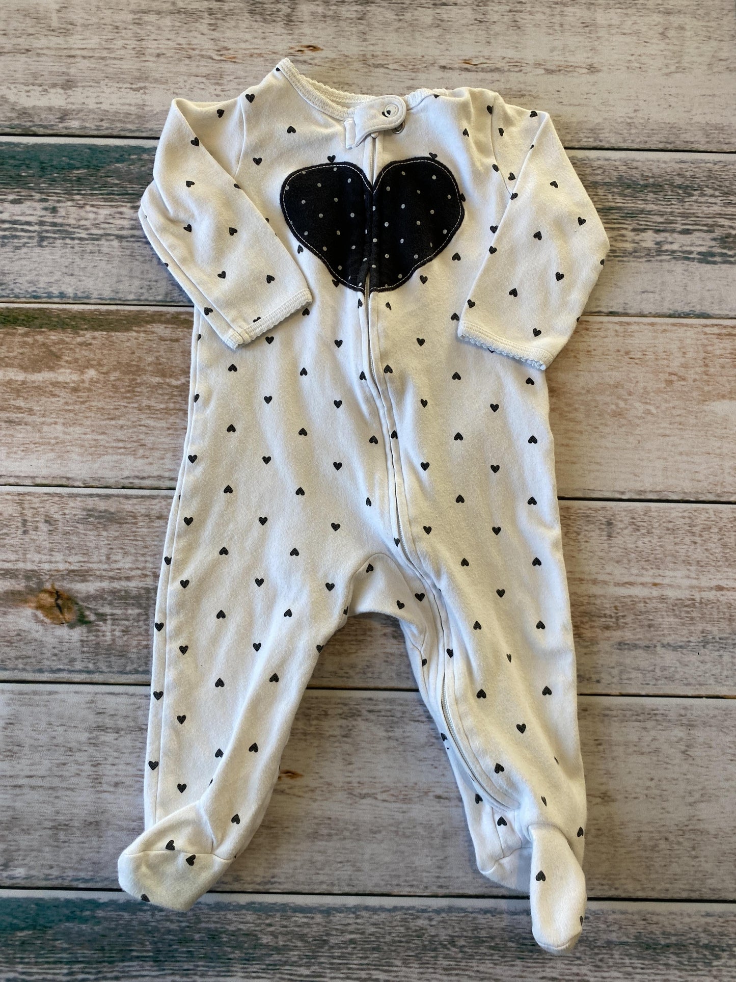 Carters Girls White | Black | Hearts Pajamas Size: 9 months White | Black | Hearts