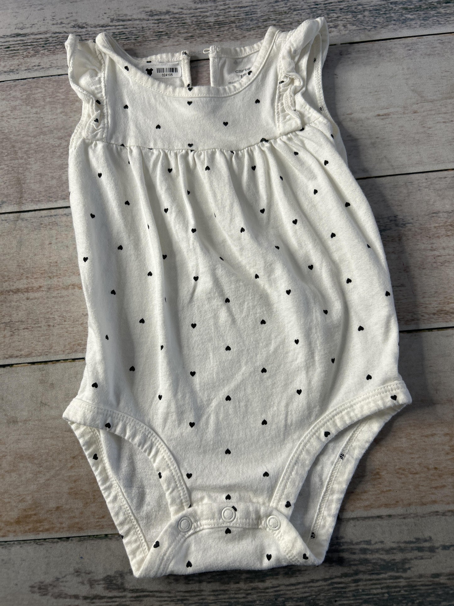 Carters Girls White | Black | Hearts Onesie Size: 12-18 months White | Black | Hearts