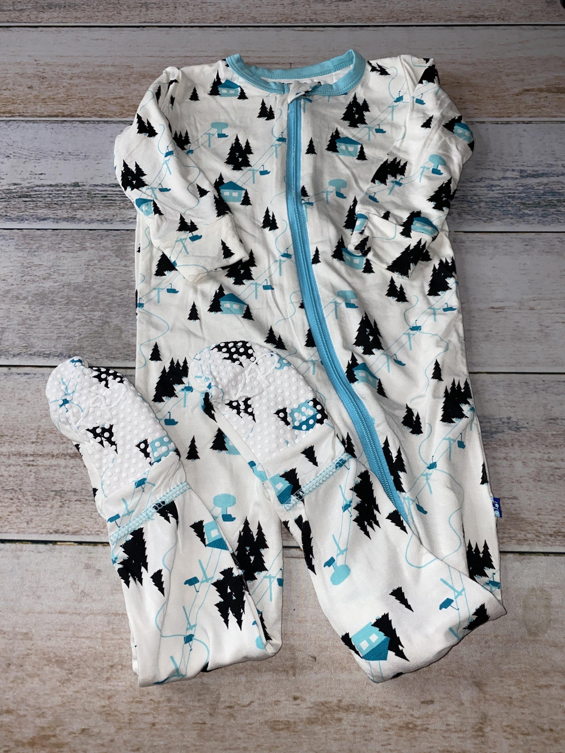 KicKee Pants Boys White | Black | Light Blue Pajamas Size: 18-24 months White | Black | Light Blue