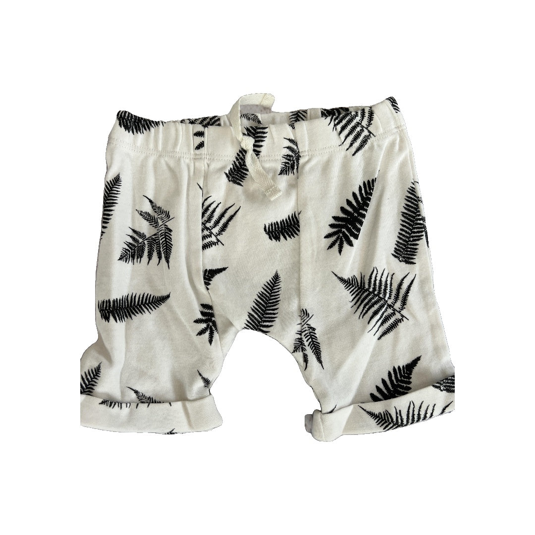 Kate Quinn Unisex White | Black | Pattern Shorts Size: 6-12 months White | Black | Pattern