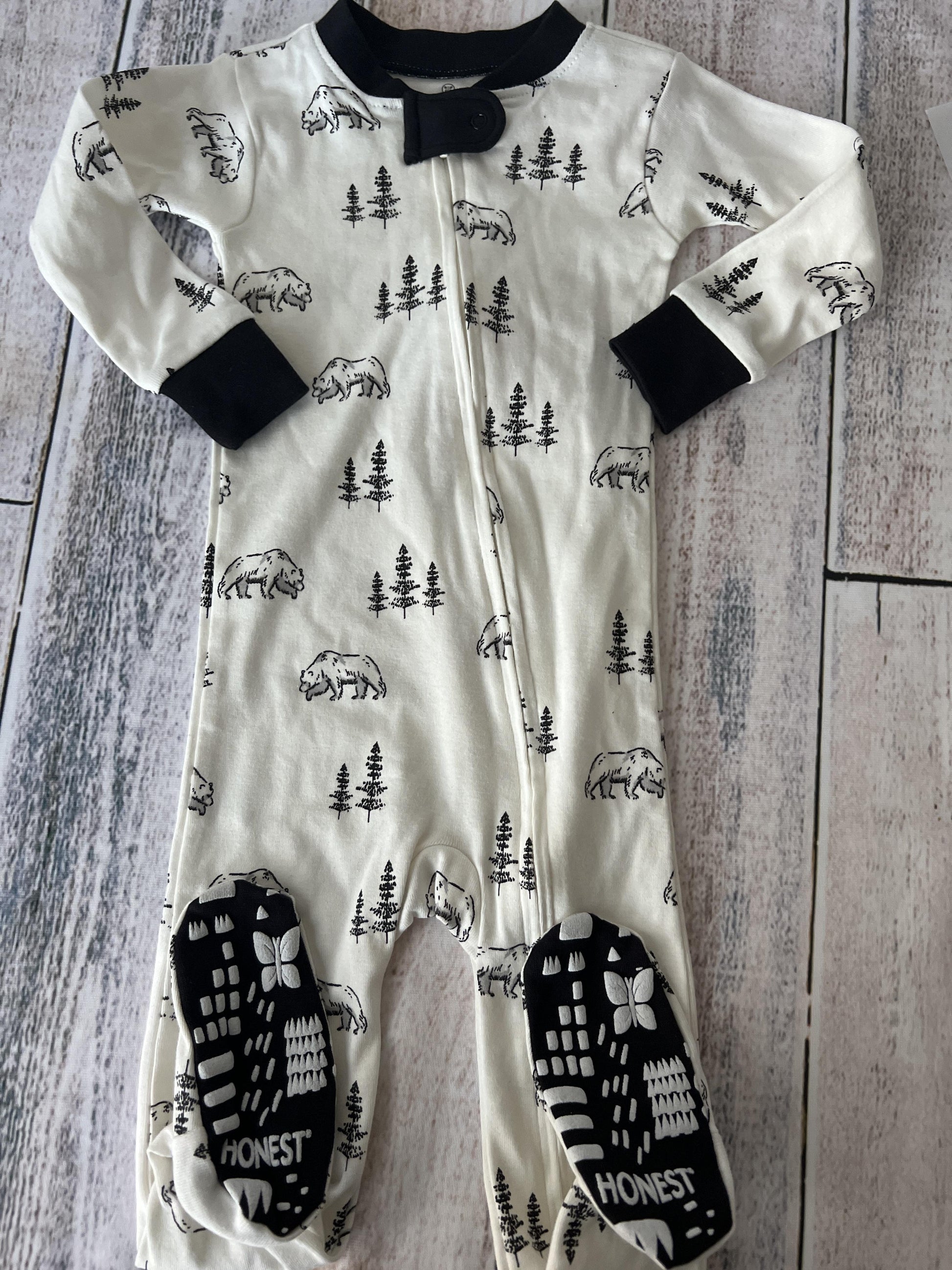 Burt's Bees Boys White | Black | Pattern Pajamas Size: 18 months White | Black | Pattern