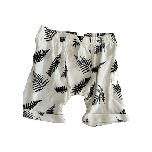Kate Quinn Unisex White | Black | Pattern Shorts Size: 18-24 months White | Black | Pattern