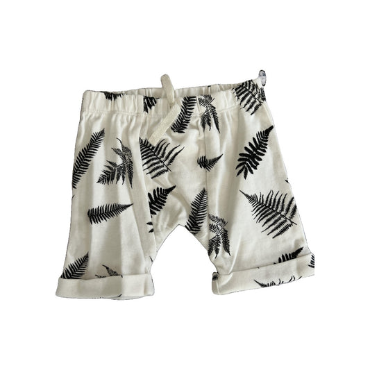 Kate Quinn Unisex White | Black | Pattern Shorts Size: 6-12 months White | Black | Pattern