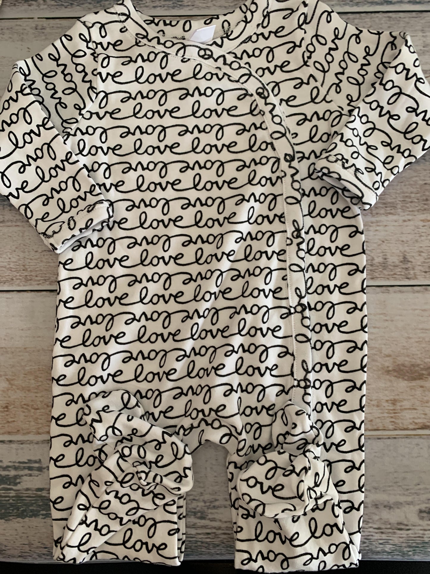 Nordstrom Girls White | Black | Pattern Pajamas Size: 6 months White | Black | Pattern