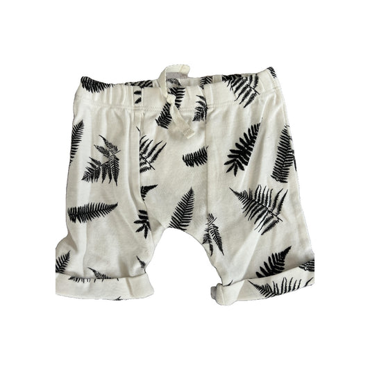 Kate Quinn Unisex White | Black | Pattern Shorts Size: 6-12 months White | Black | Pattern