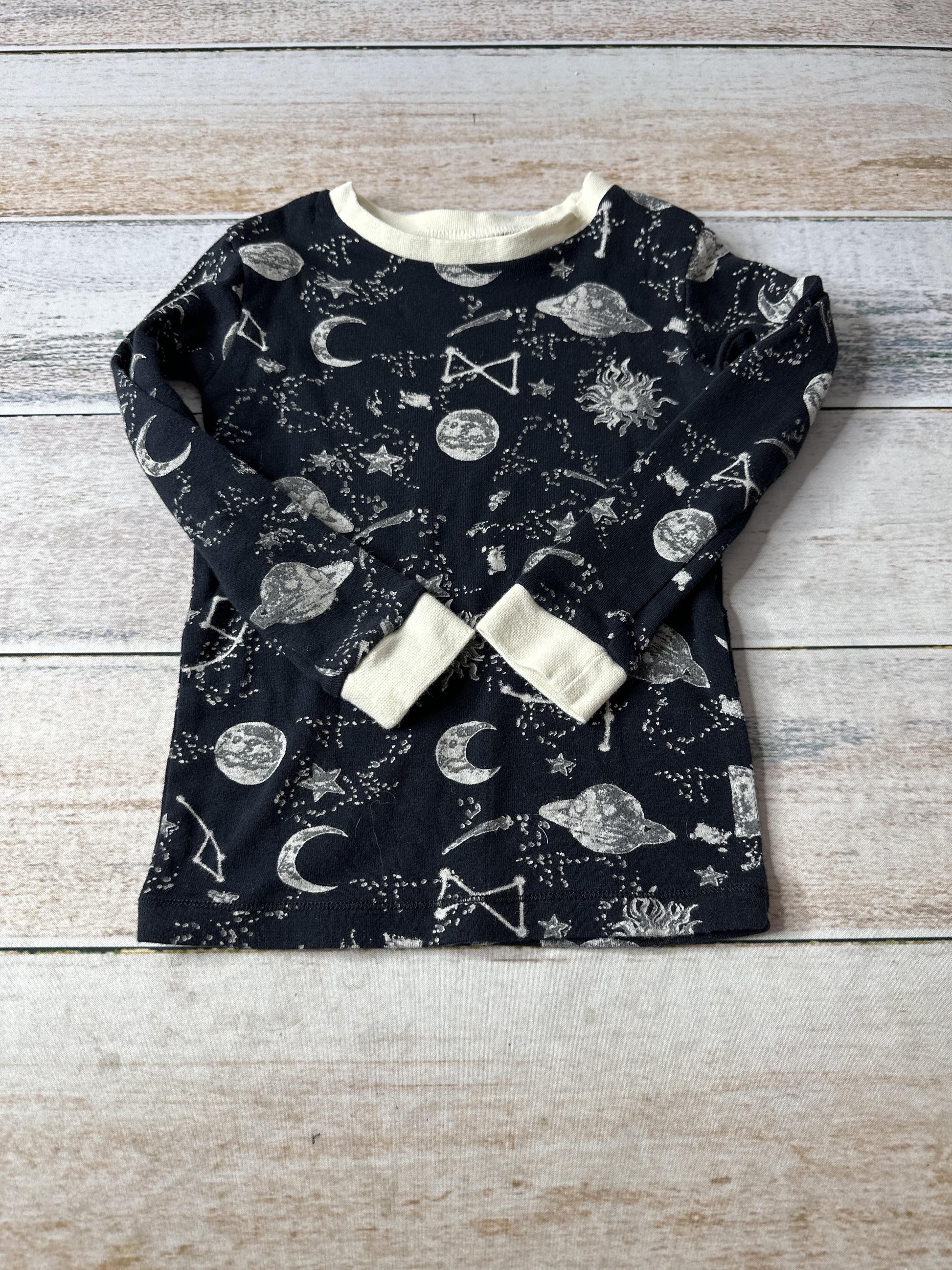 Burt's Bees Unisex White | Black | Space Pajamas Size: 3T White | Black | Space