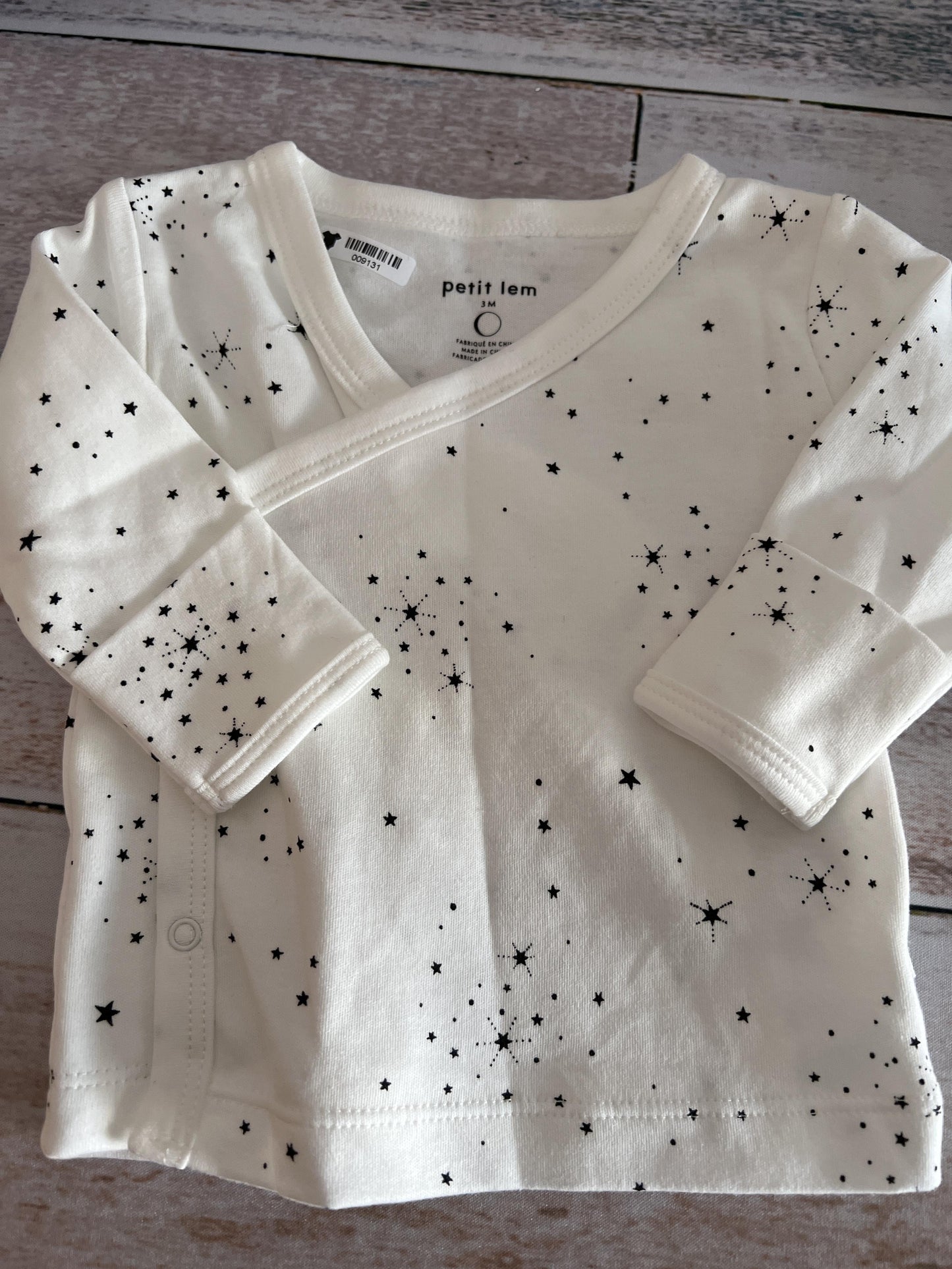 Petit Lemi Unisex White | Black | Stars Shirt Size: 3 months White | Black | Stars