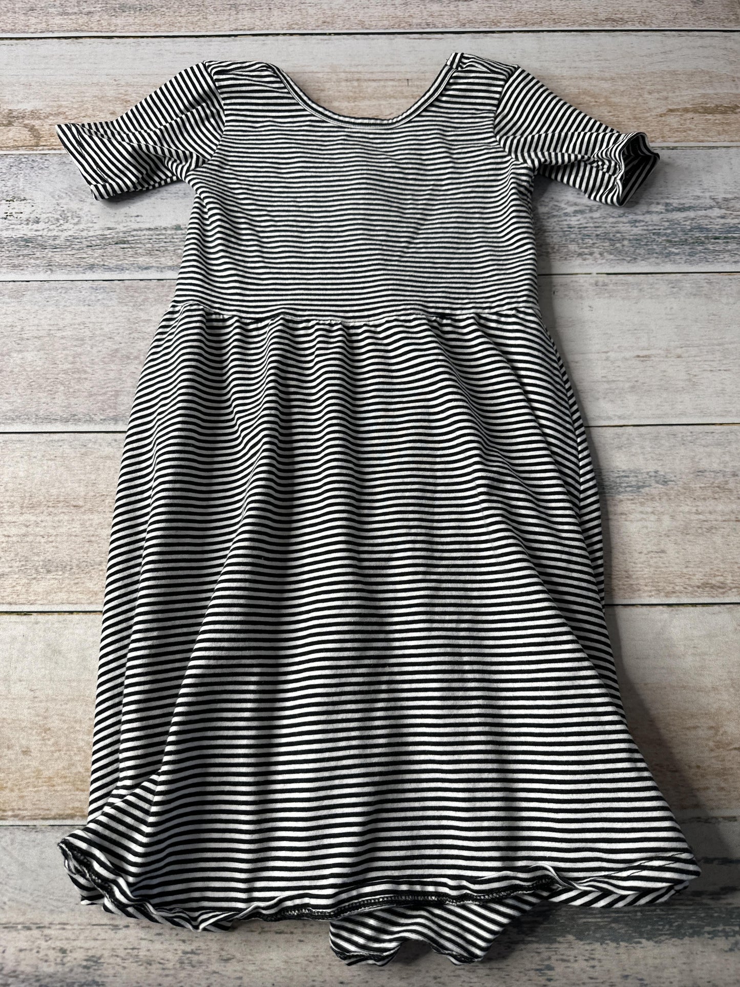 Nordstrom Girls White | Black | Stripe Dress Size: 5 White | Black | Stripe