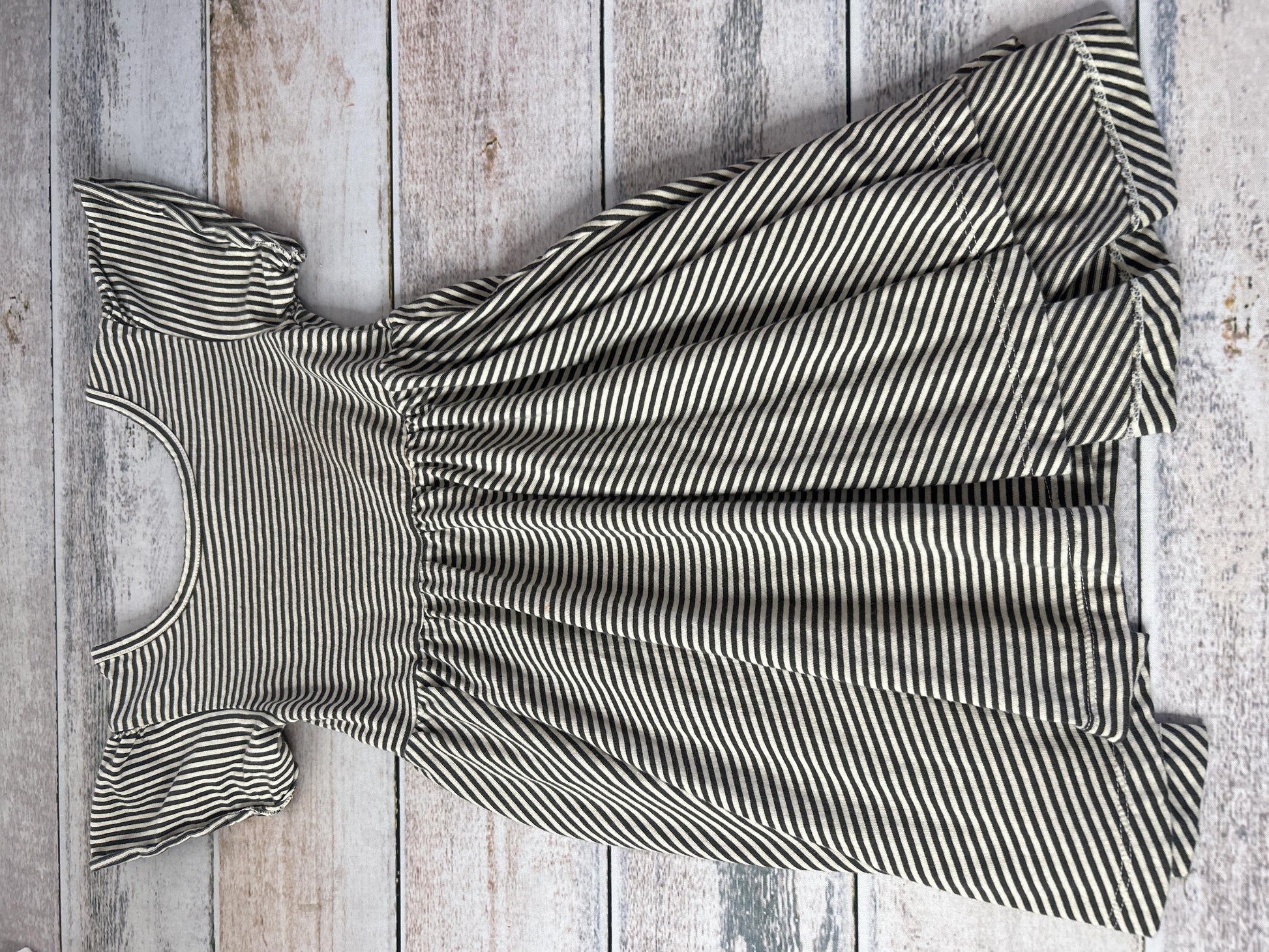 City Mouse Girls White | Black | Striped Dress Size: 4T White | Black | Striped