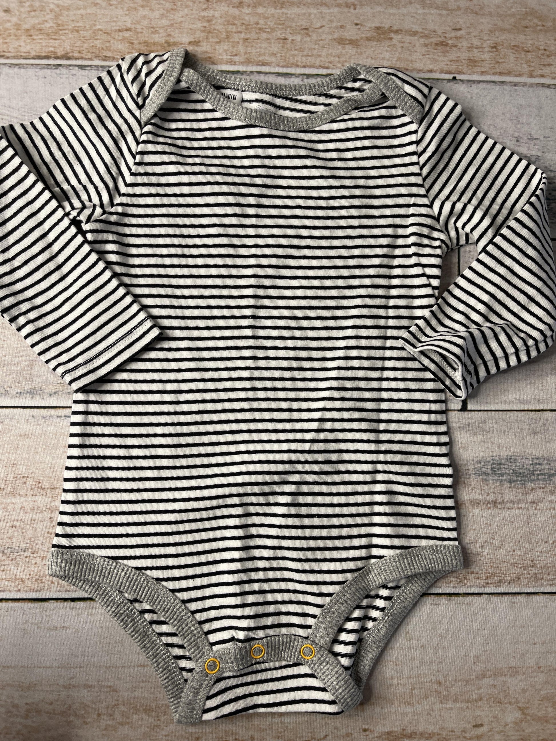 Koala Baby Unisex White | Black | Striped Onesie Size: 12-18 months White | Black | Striped