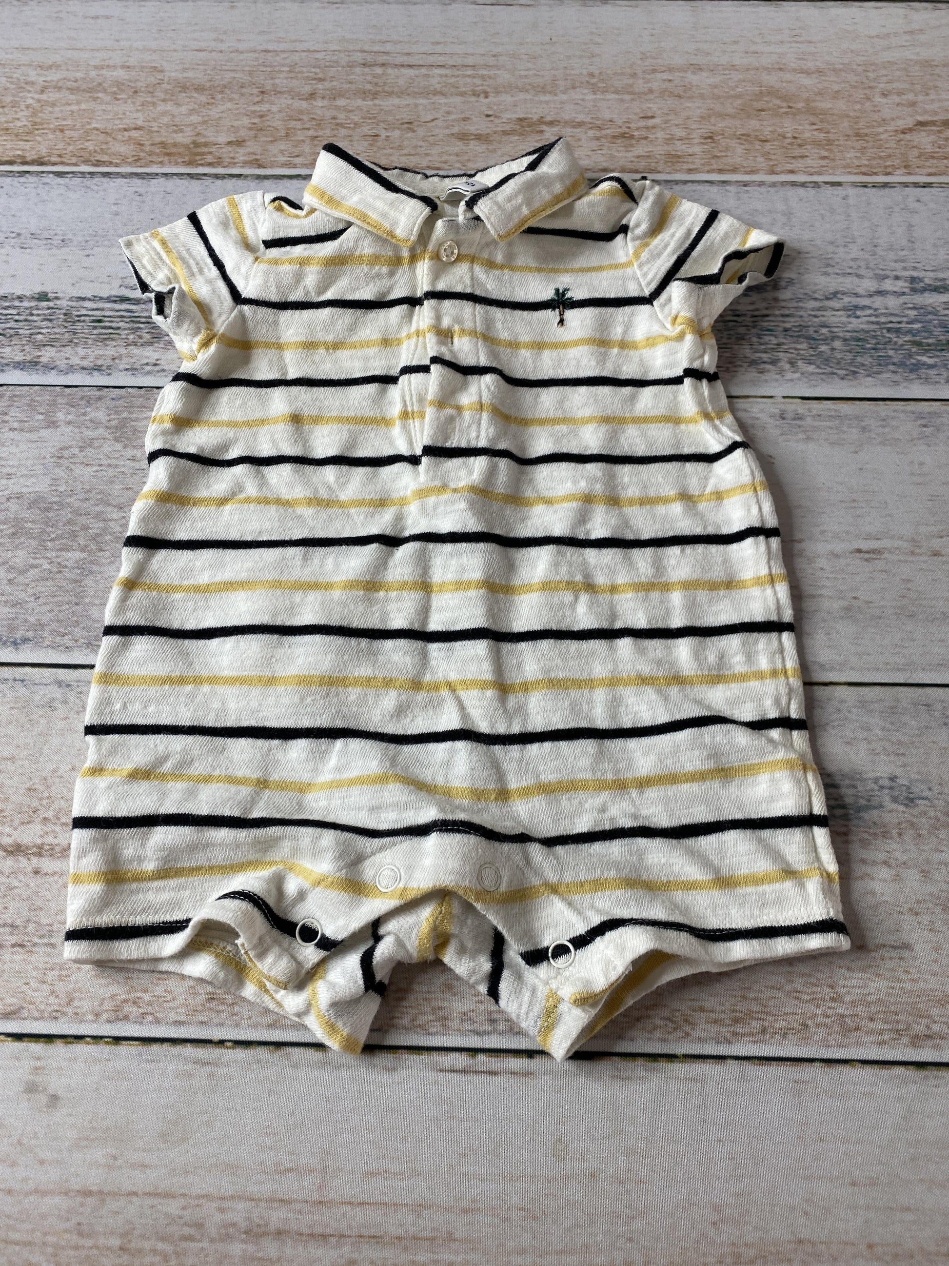 Janie and Jack Boys White | Black | Yellow | Stripe Long Sleeve Outfit Size: 0-3 months White | Black | Yellow | Stripe