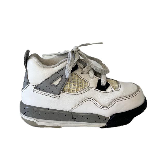 Air Jordan Boys White | Black Sneakers Size: 7 Toddler White | Black