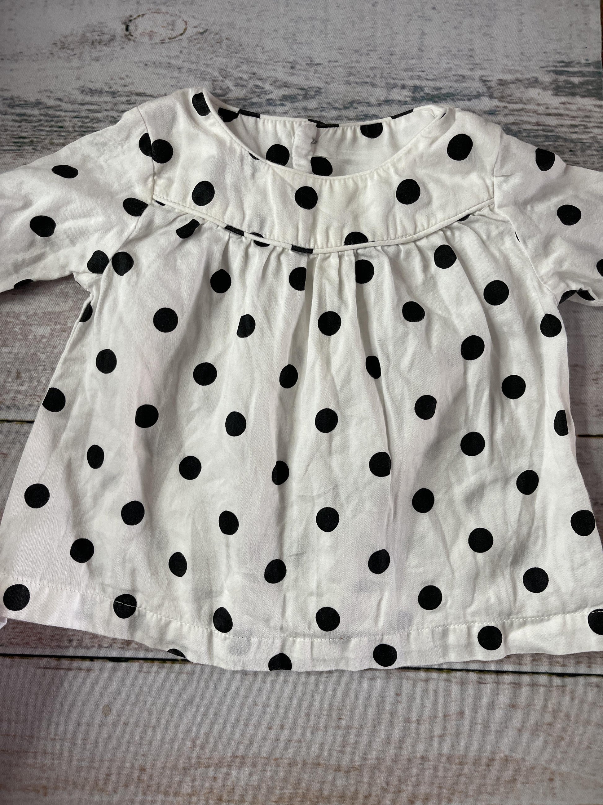 Carters Girls White | Black Long Sleeve T-Shirt Size: 9 months White | Black