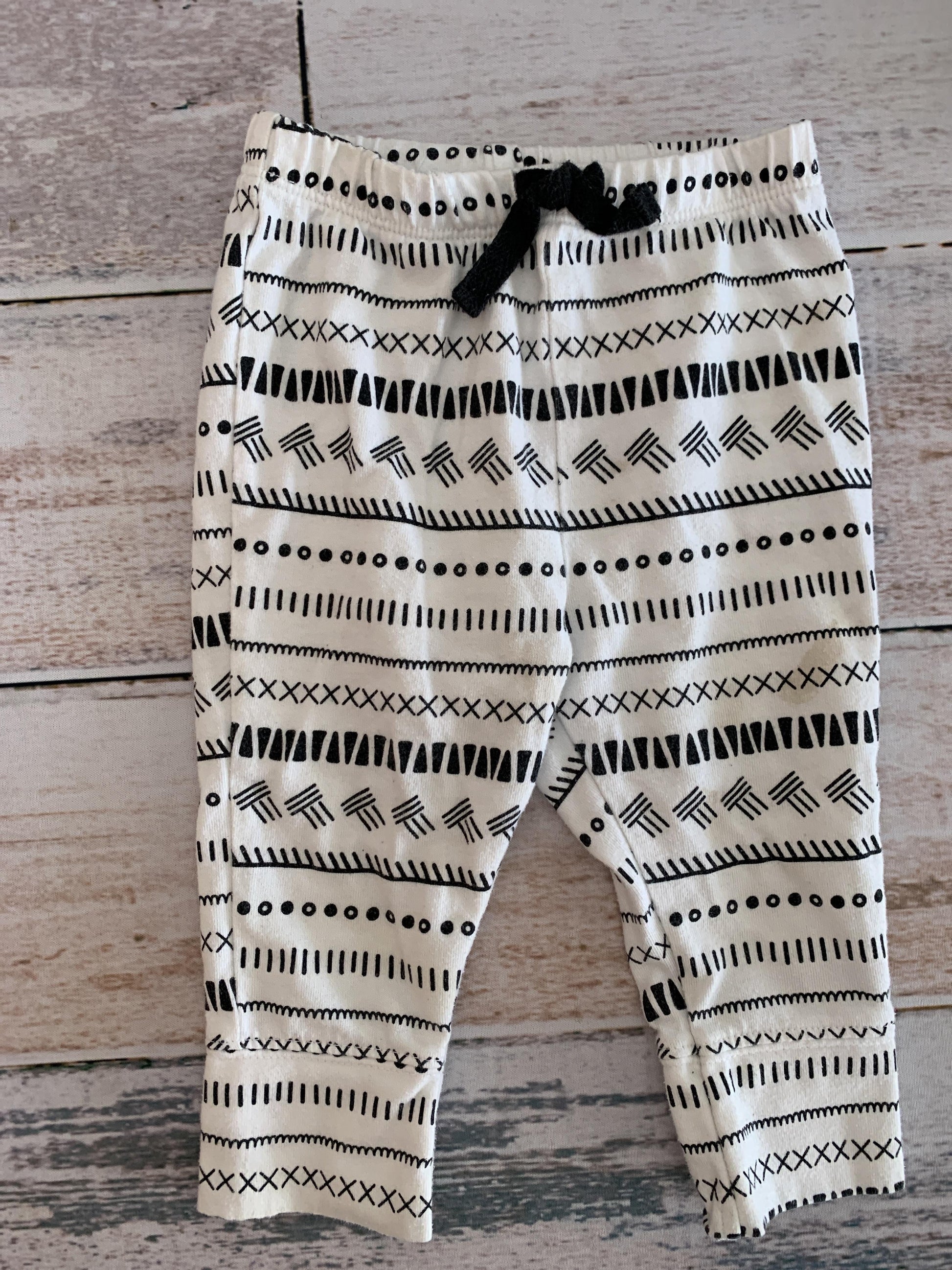 Cat & Jack Unisex White | Black Pants Size: 6-9 months White | Black