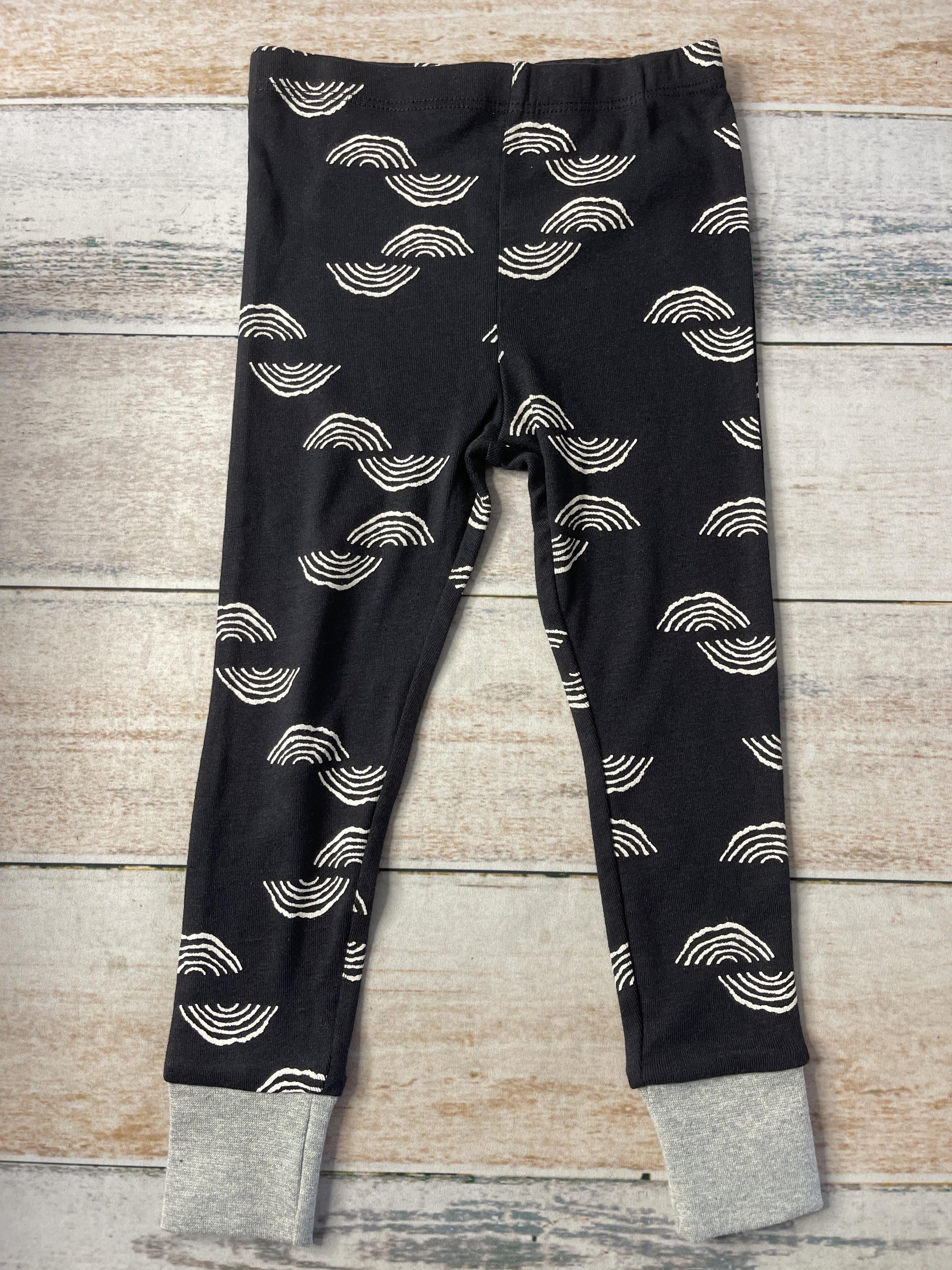 Honest Co Unisex White | Black Pajamas Size: 3T White | Black