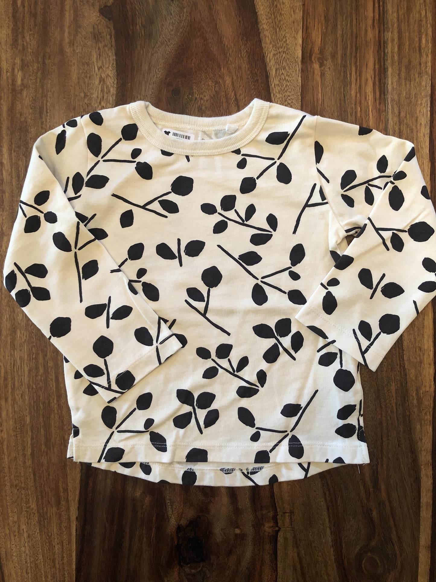 Oliver & Rain Girls White | Black Long Sleeve T-Shirt Size: 2 years White | Black