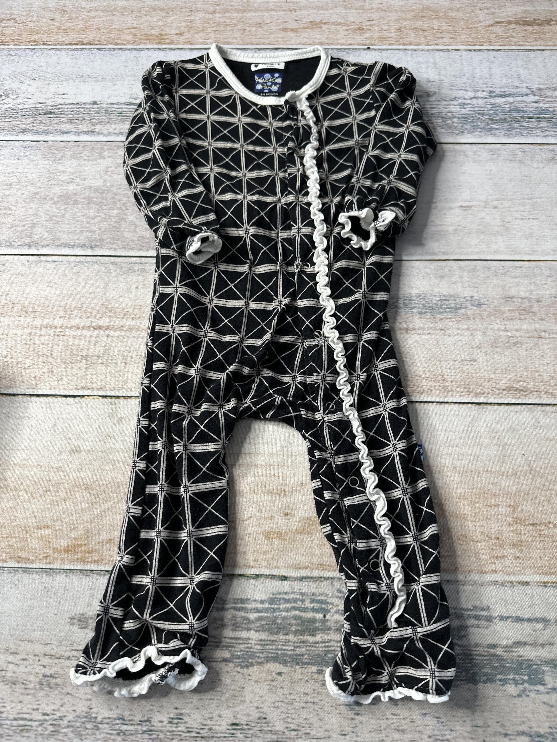 KicKee Pants Boys White | Black Pajamas Size: 6-9 months White | Black