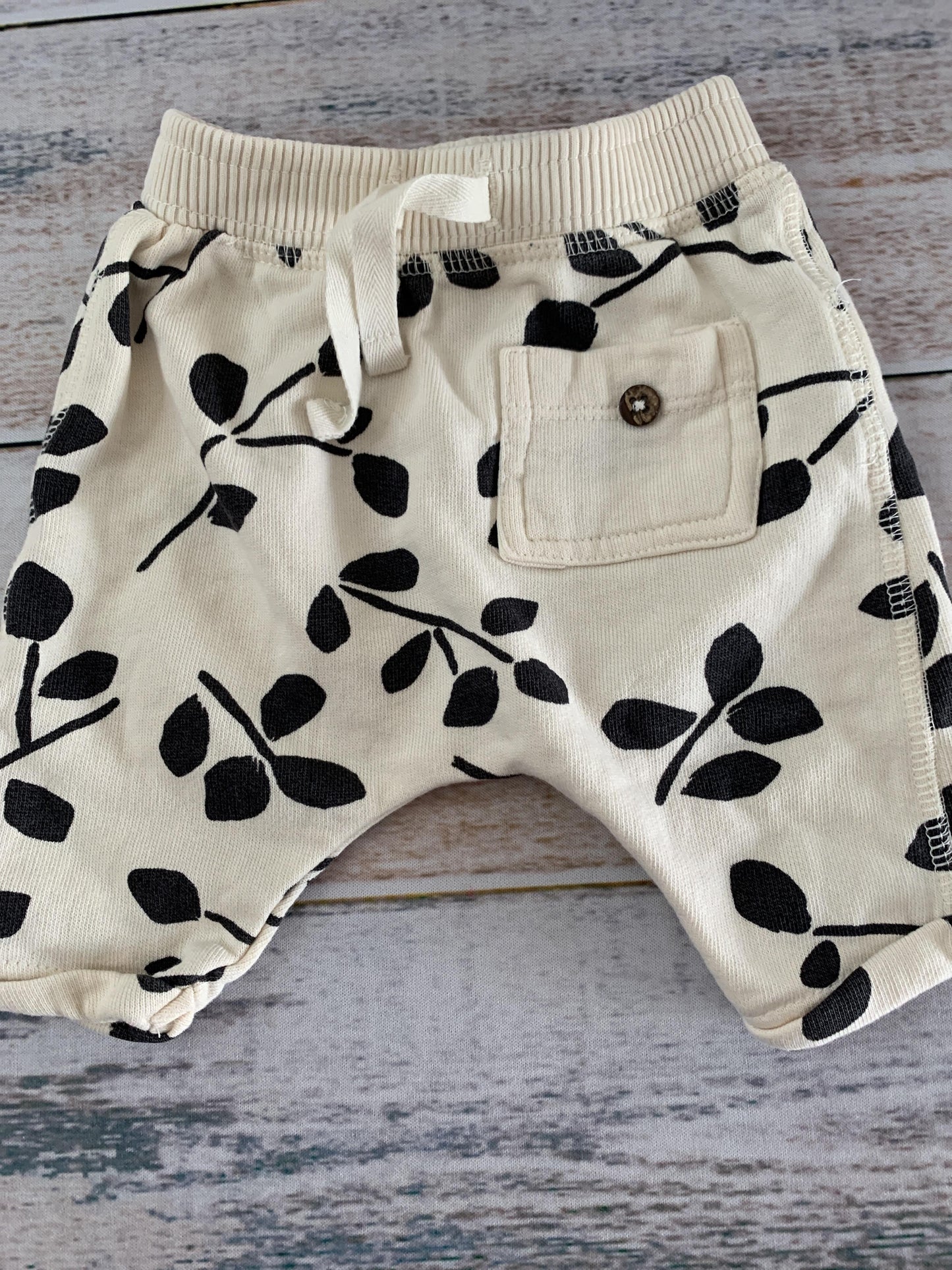 Oliver & Rain Girls White | Black Pants Size: Newborn White | Black