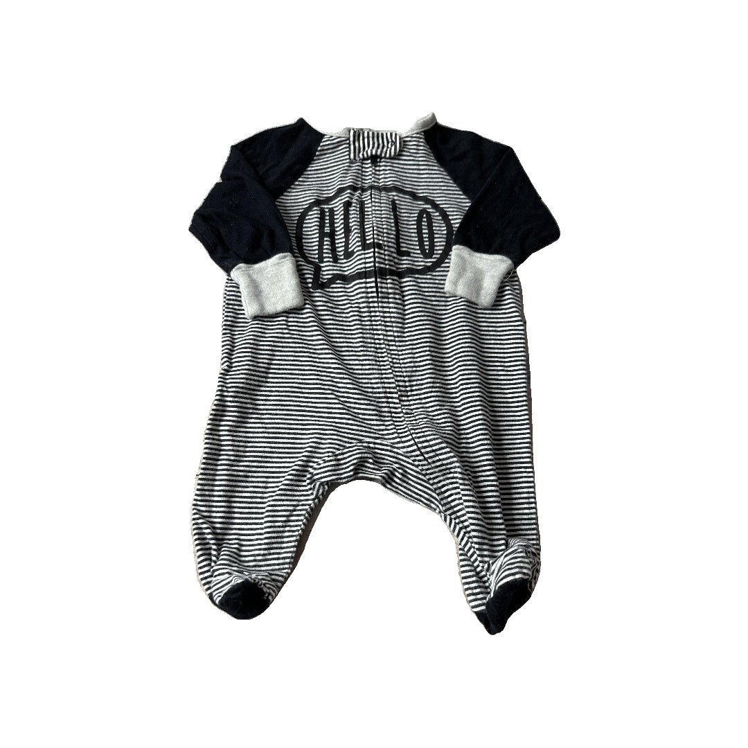 Gerber Childrenswear Unisex White | Black Pajamas Size: Newborn White | Black