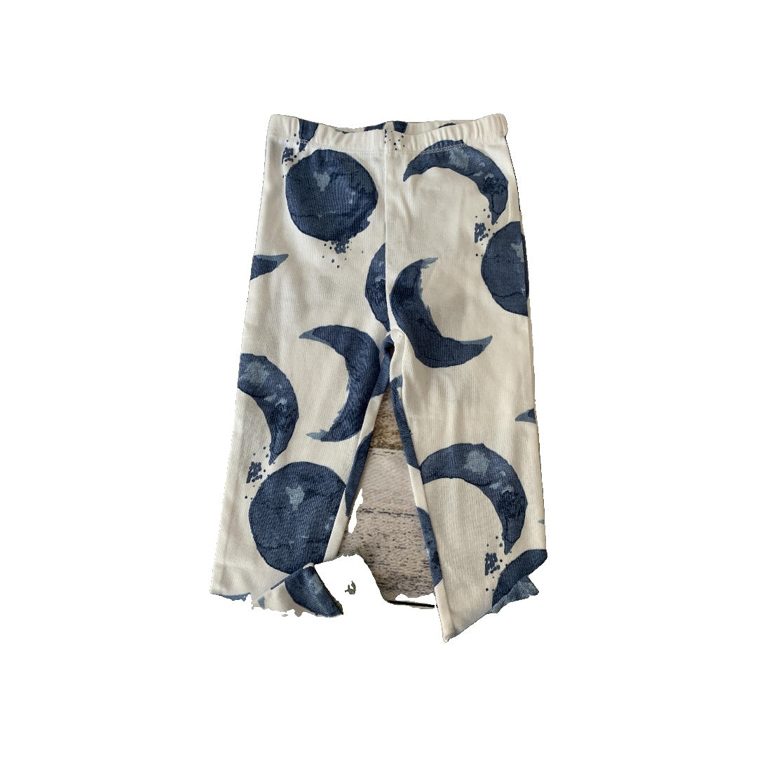 Burt's Bees Boys White | Blue | Space Pajamas Size: 4T White | Blue | Space