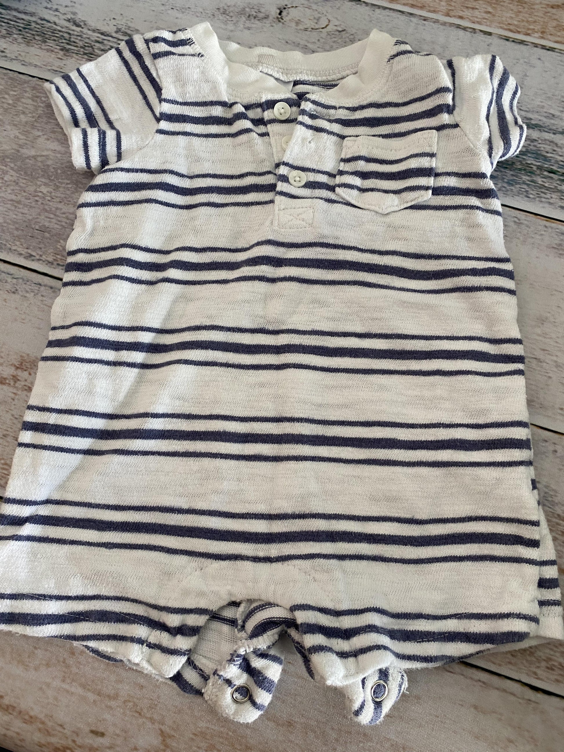 Carters Boys White | Blue | Stripe Romper Size: 6 months White | Blue | Stripe